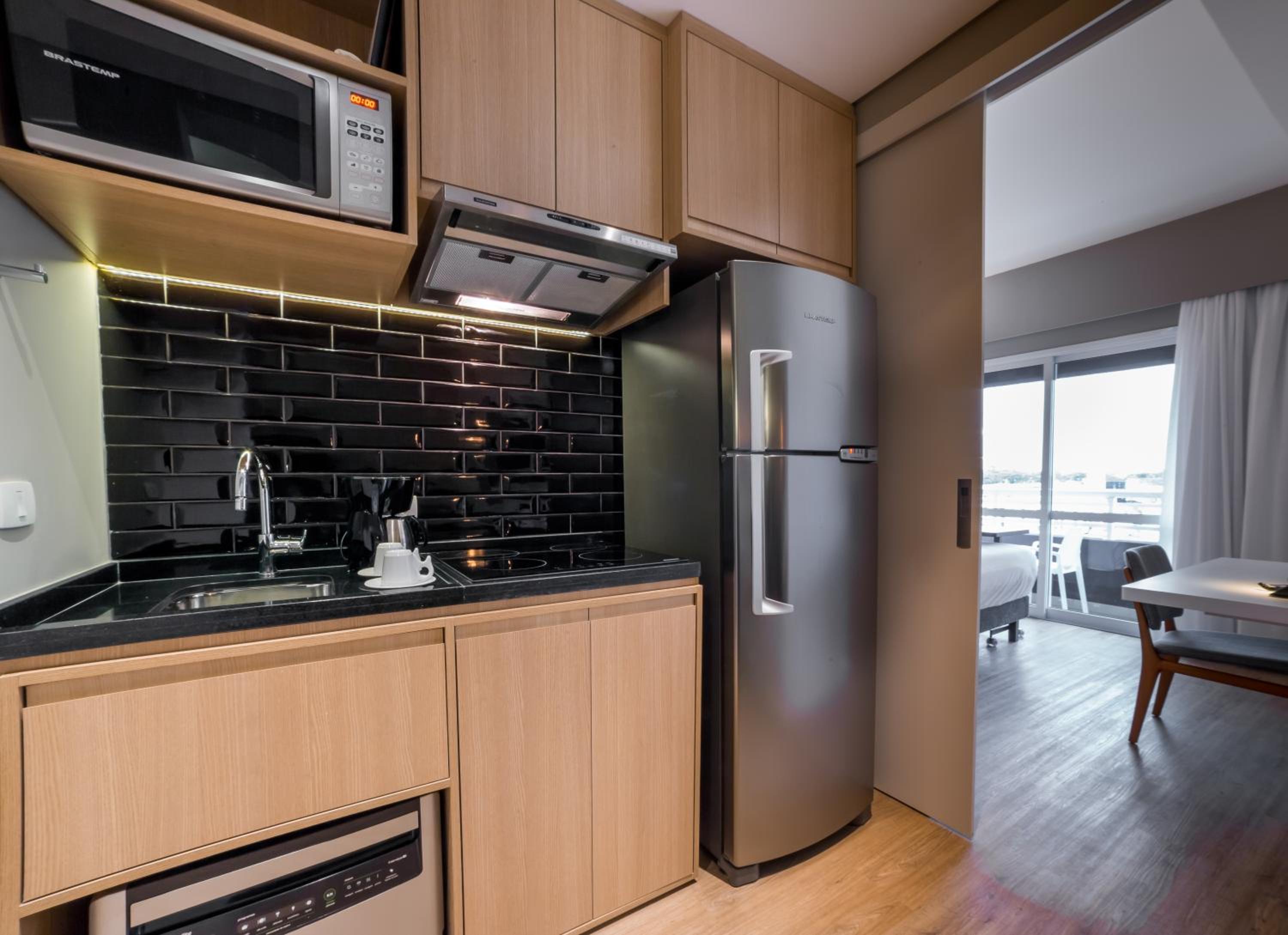 Deluxe Apartment with One King Bed