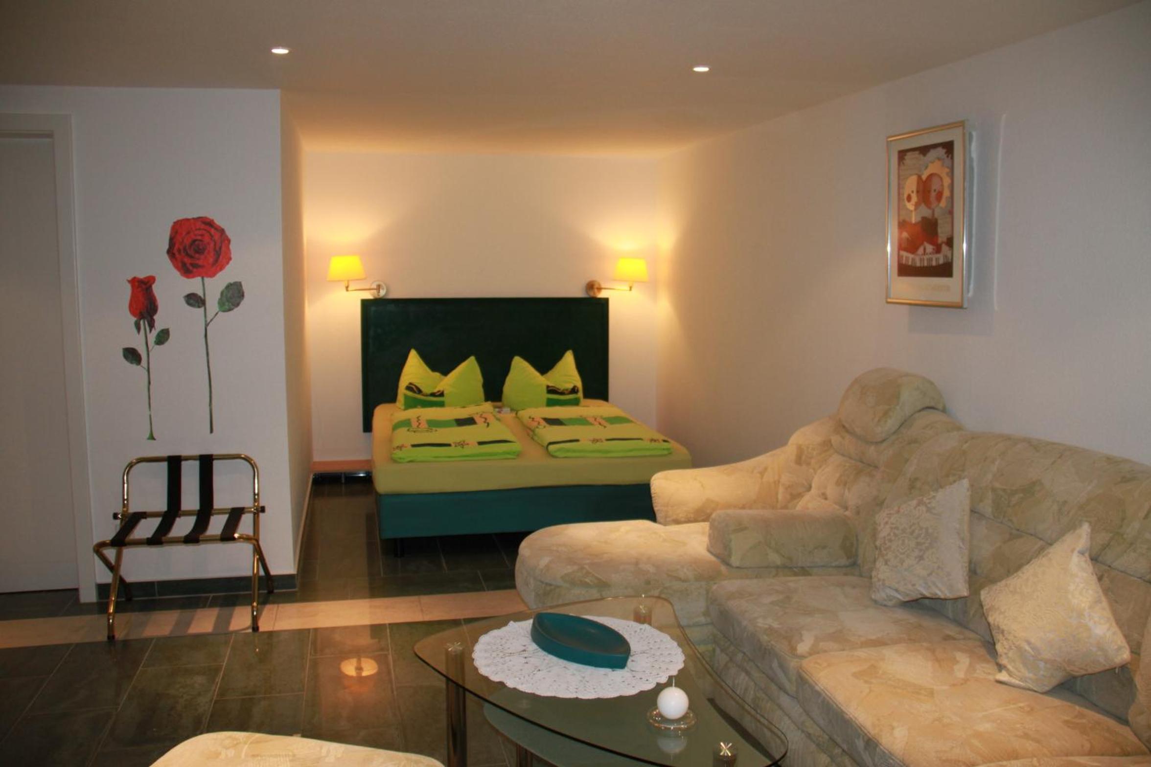 Studio Apartment photo 1