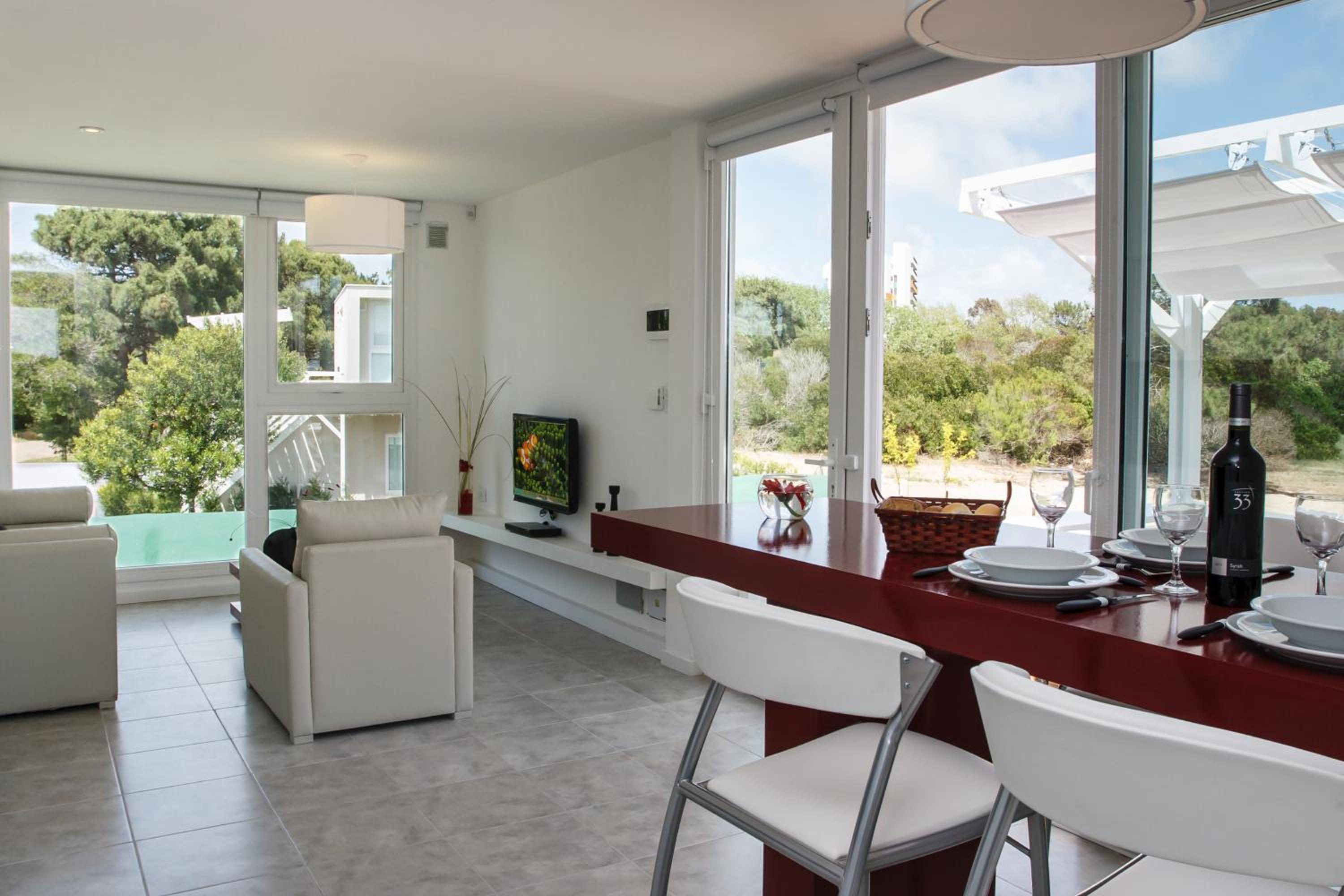 Family Room with Terrace photo 3