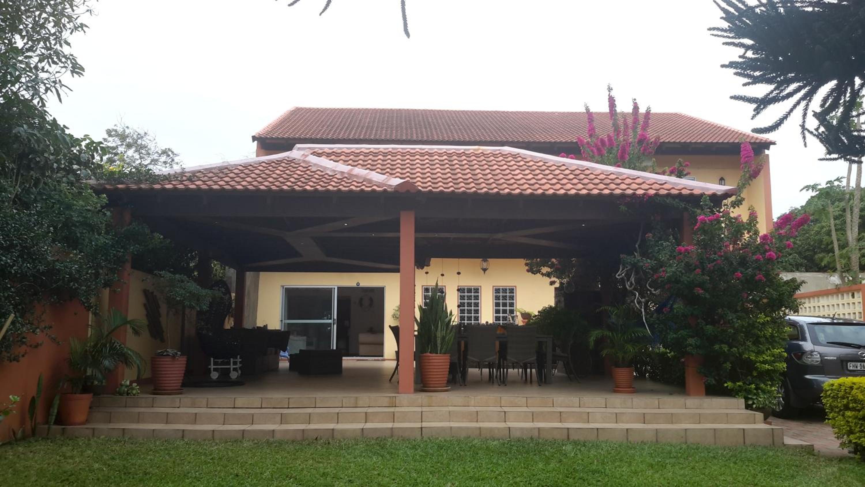 Four-Bedroom House photo 3