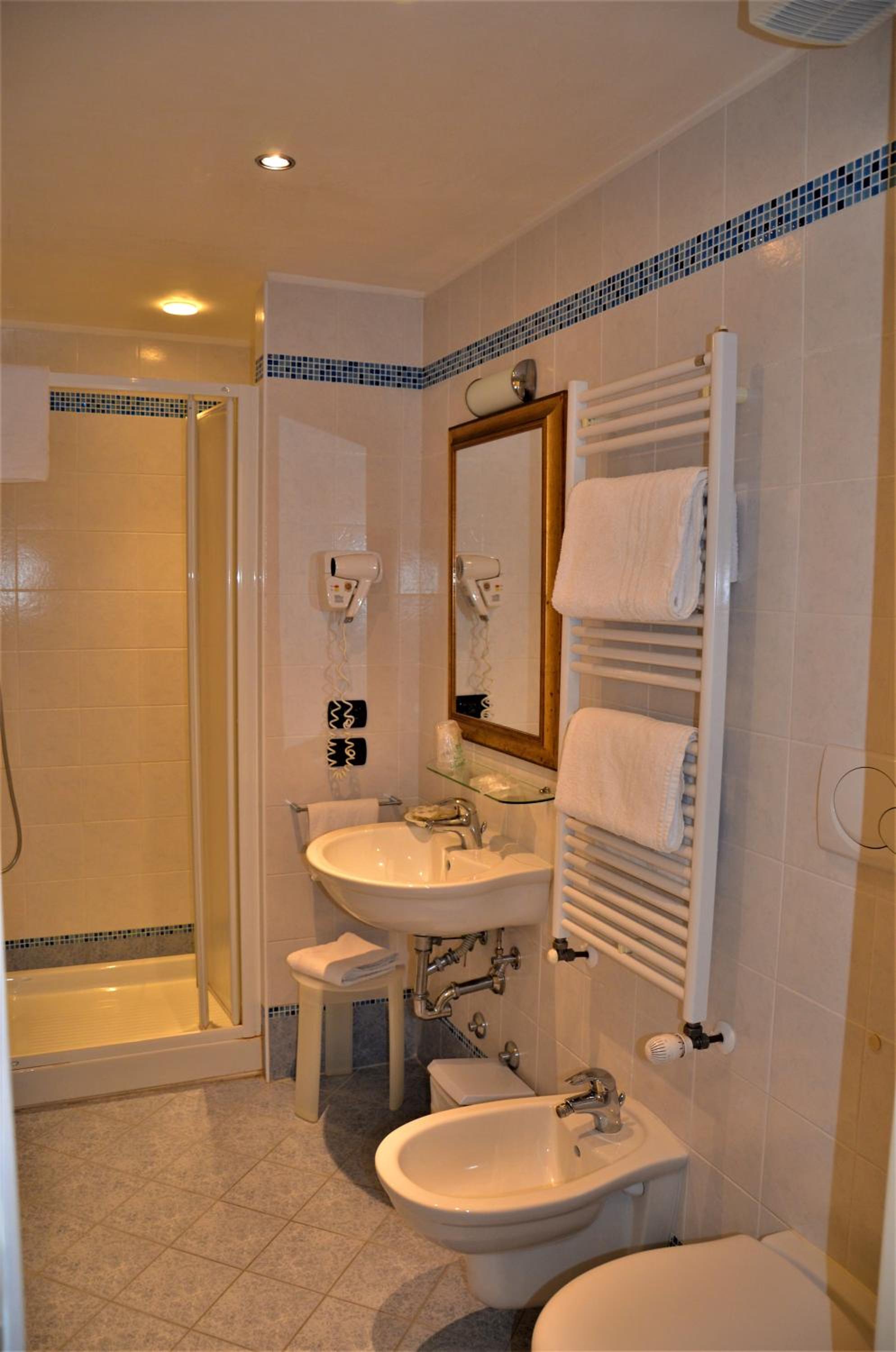 Economy Double Room photo 2
