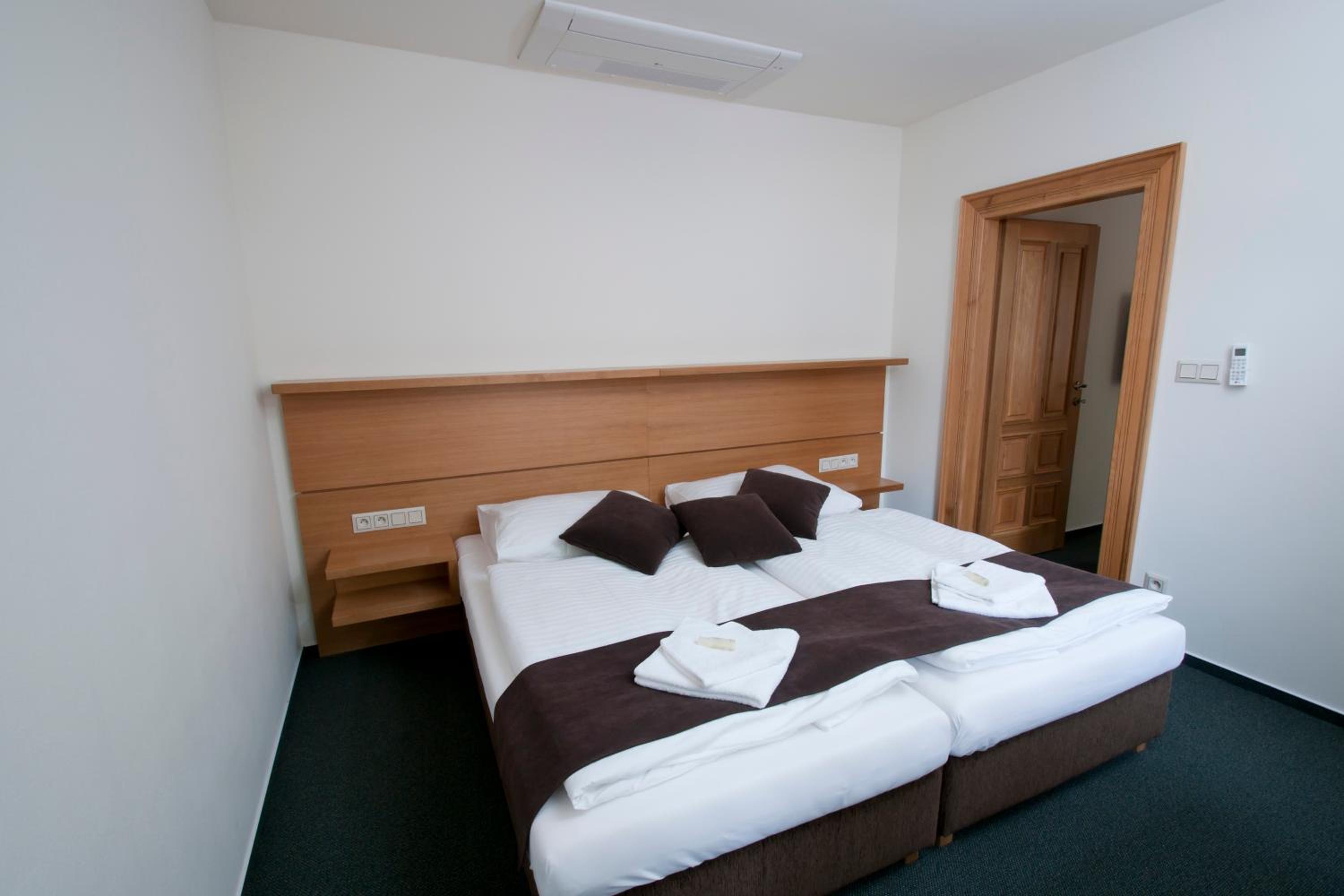 B5 Standard Quadruple Room with Sofa Bed