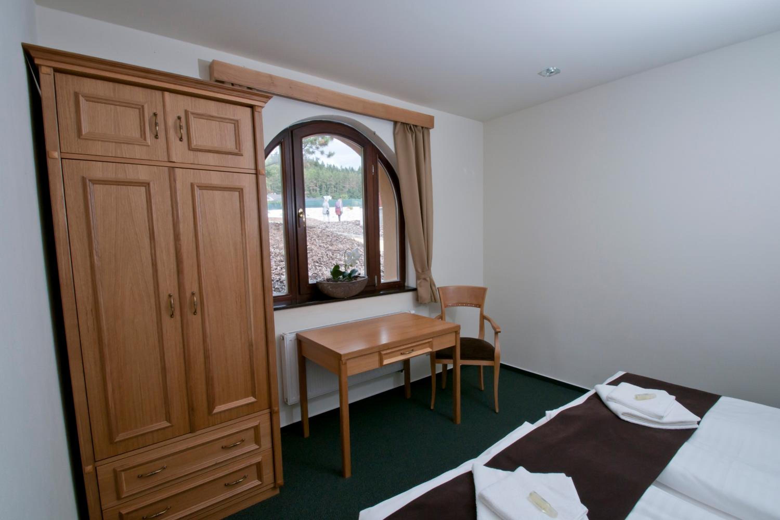 B5 Standard Quadruple Room with Sofa Bed