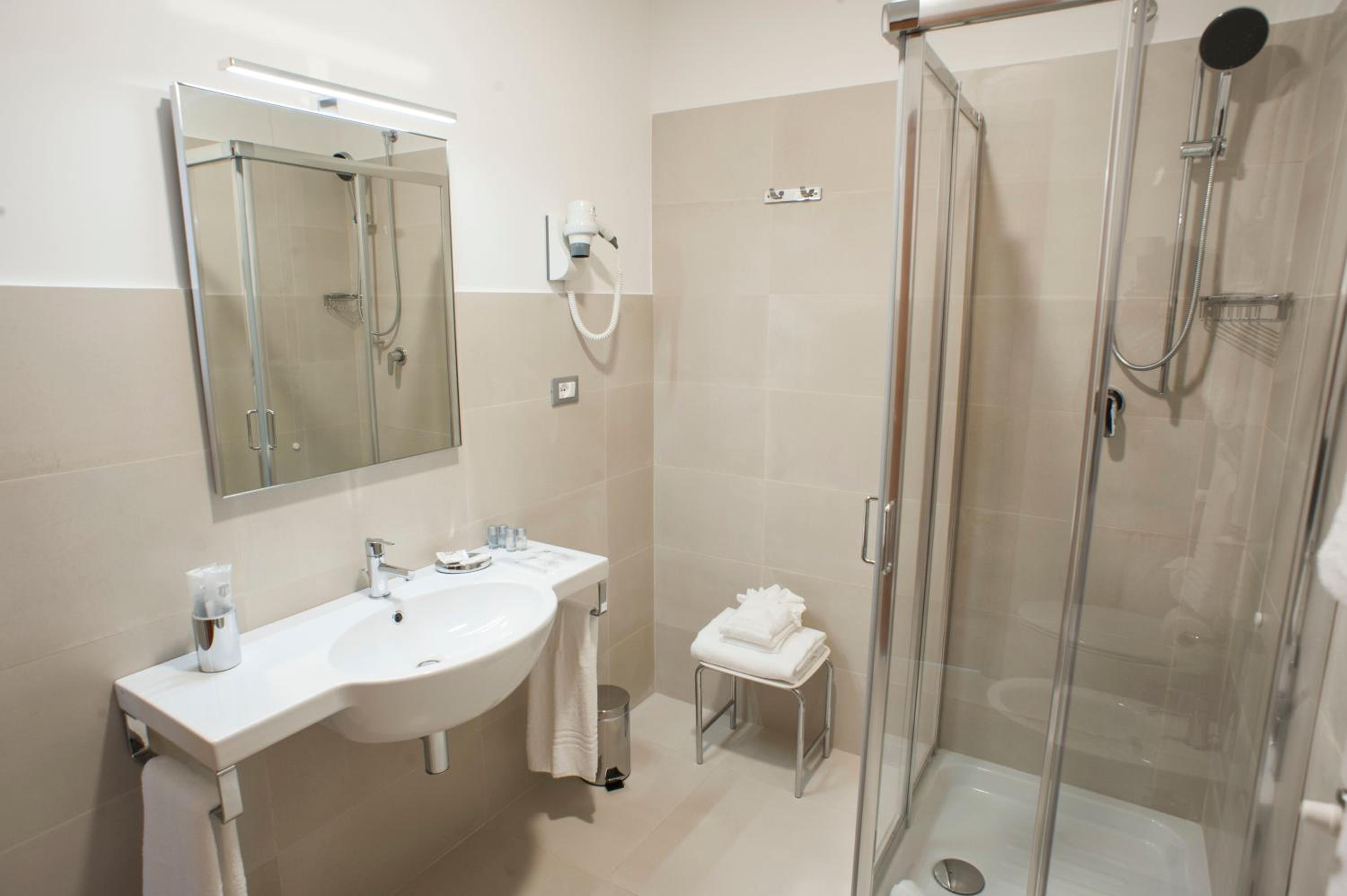 Large Single Room photo 2