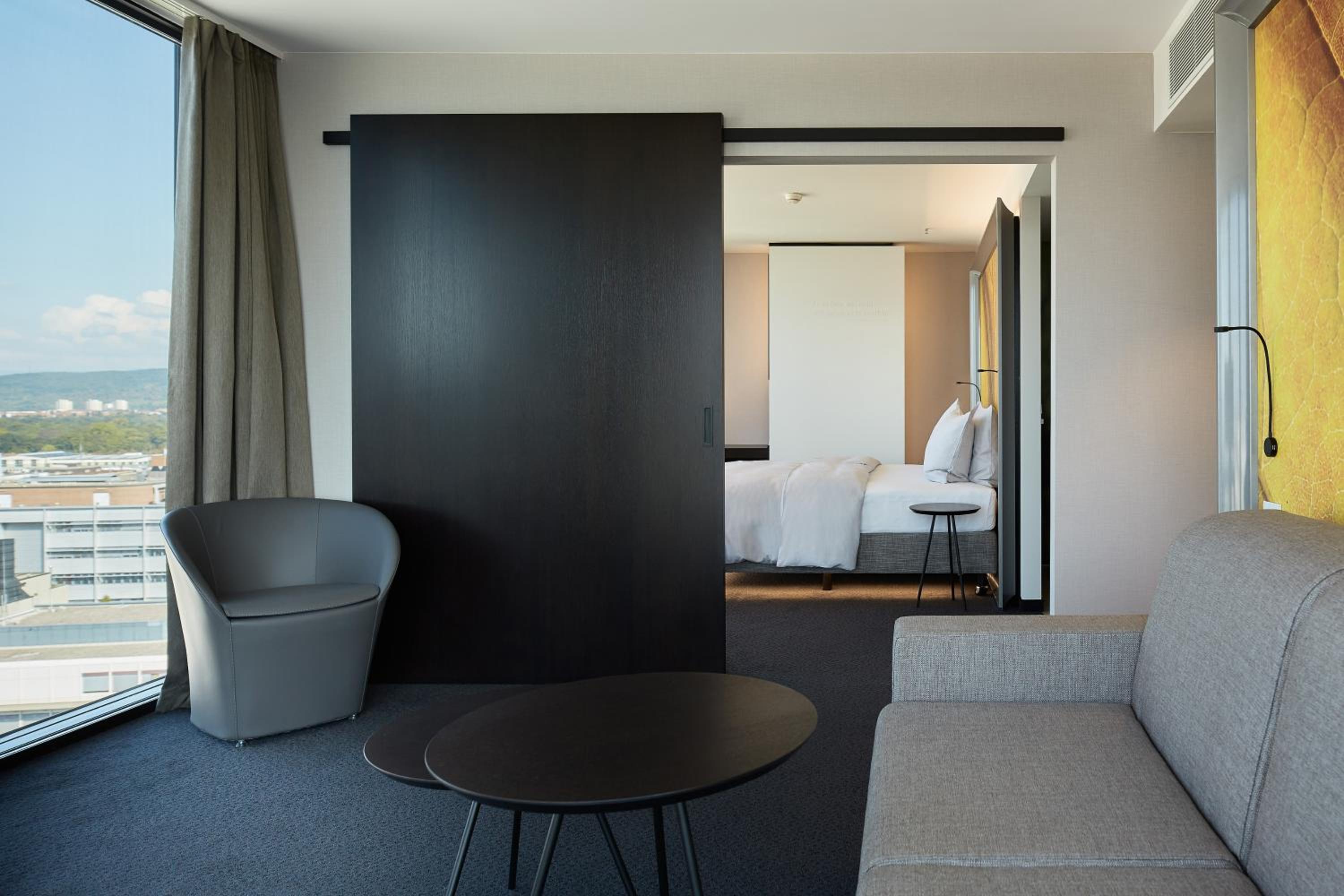 Suite - Photo 5