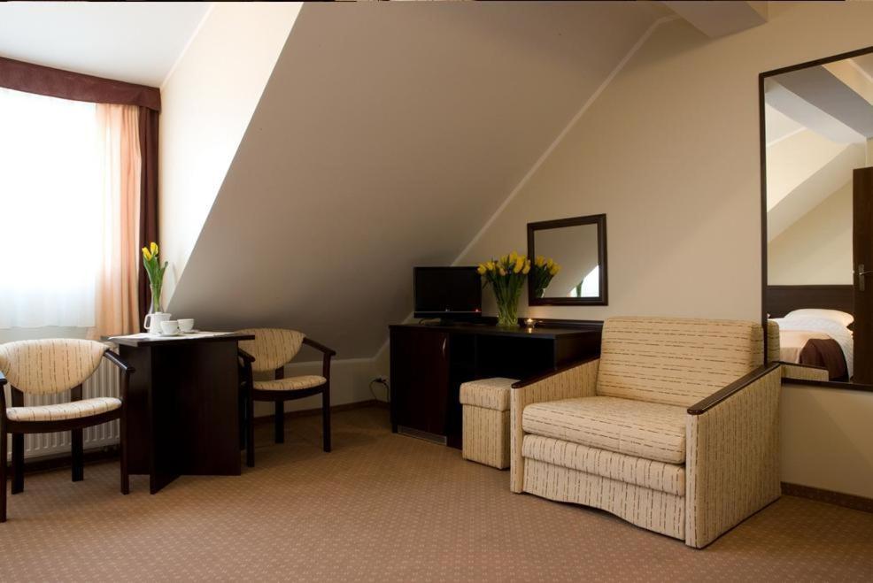 Family Room - Photo 9