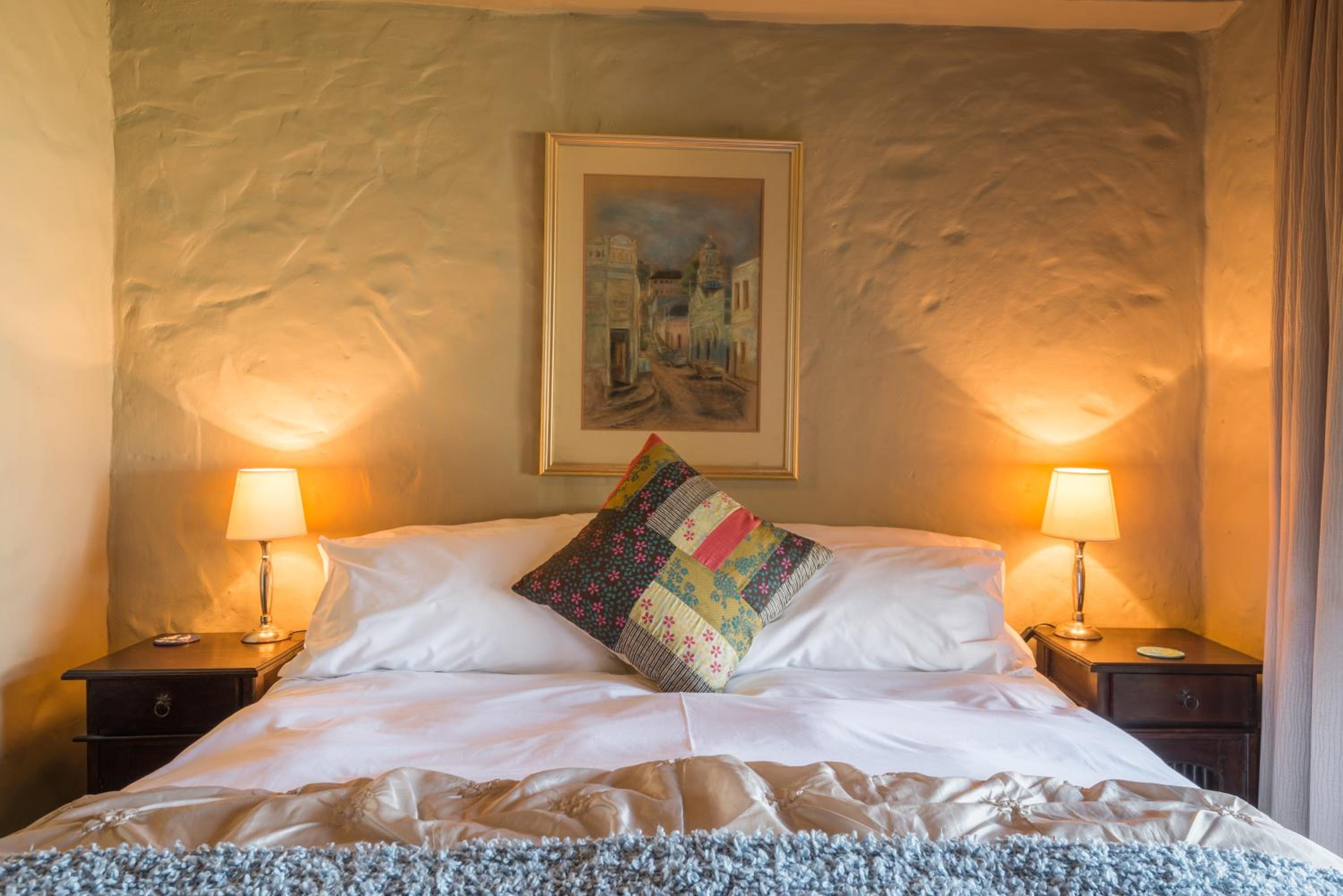 Queen Room with Lake View - Photo 1
