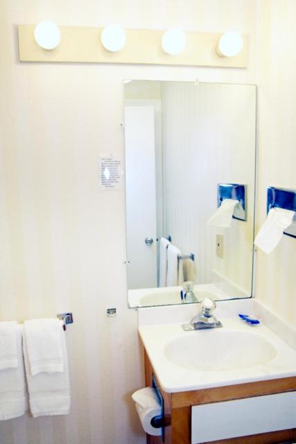 Queen Room - Photo 9
