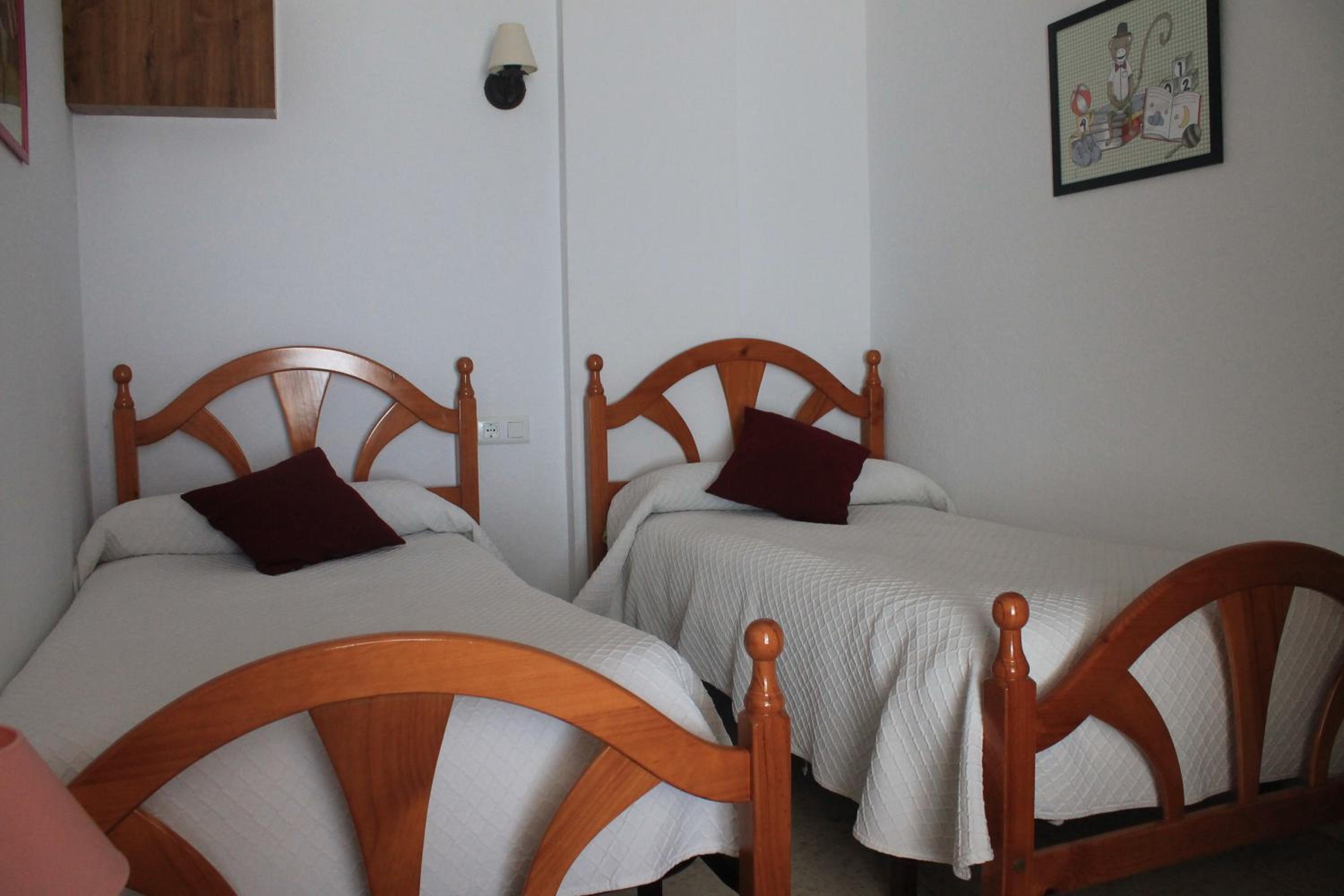 Two-Bedroom Apartment (2-4 Adults) - Photo 5