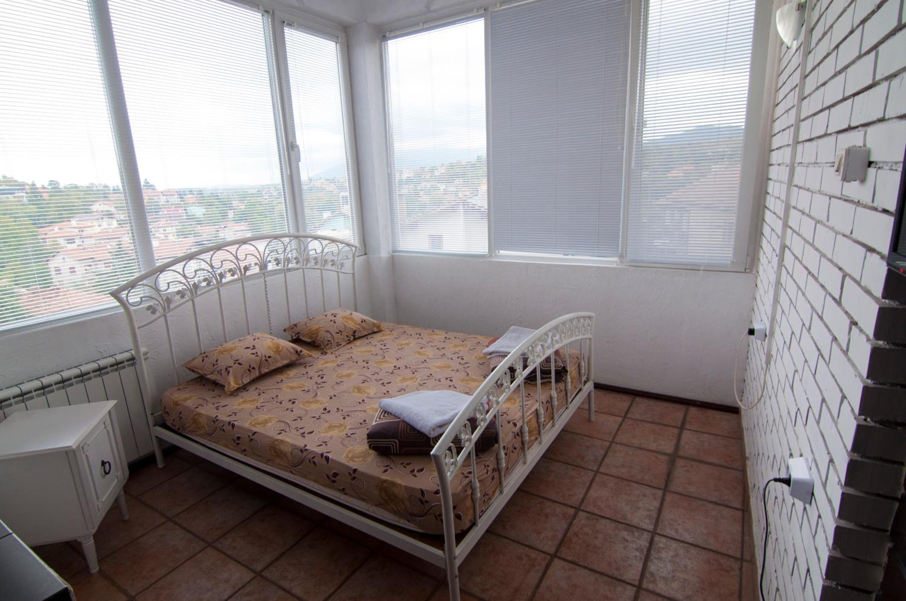 Large Double Room photo 2