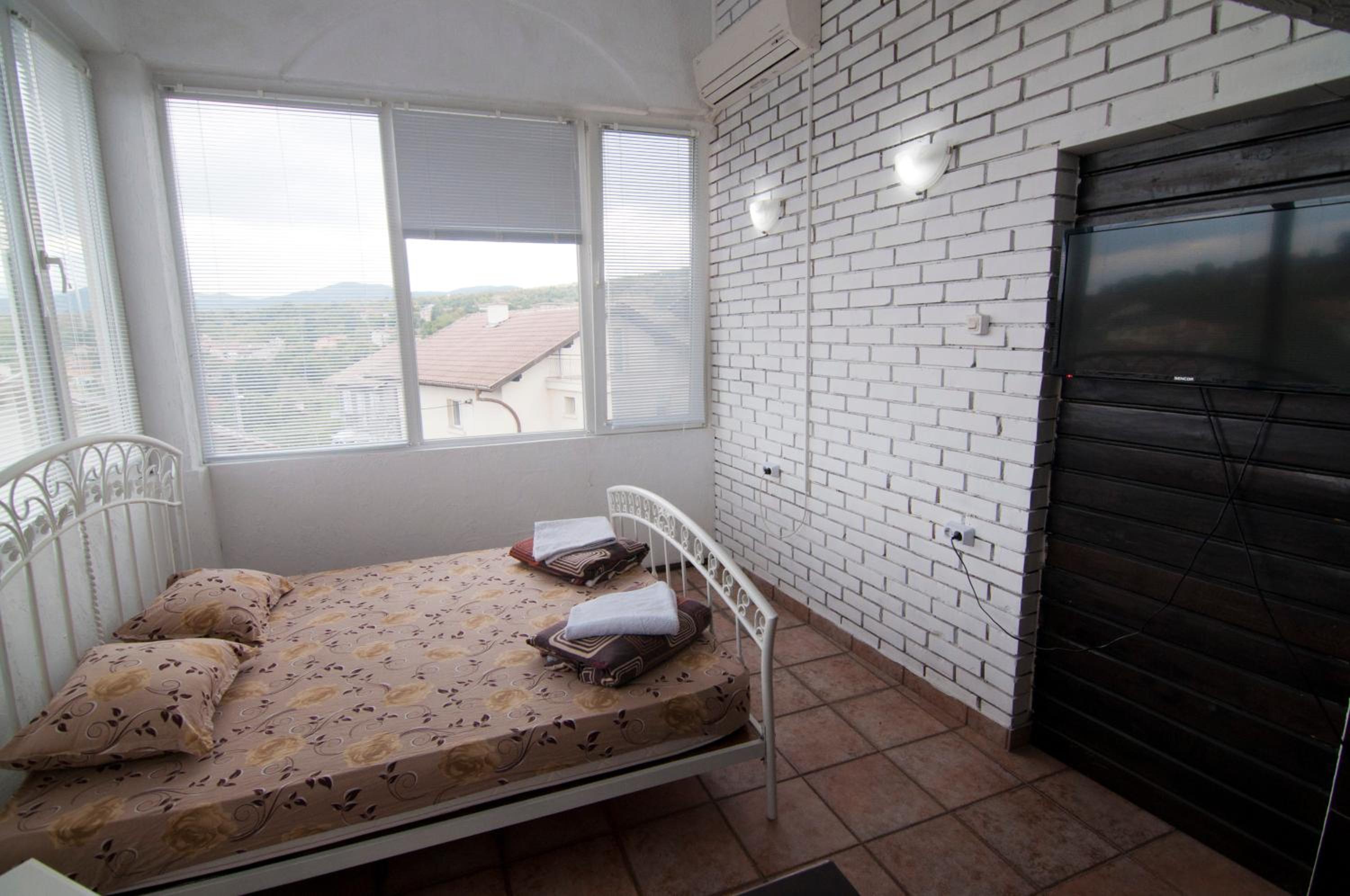 Large Double Room photo 3
