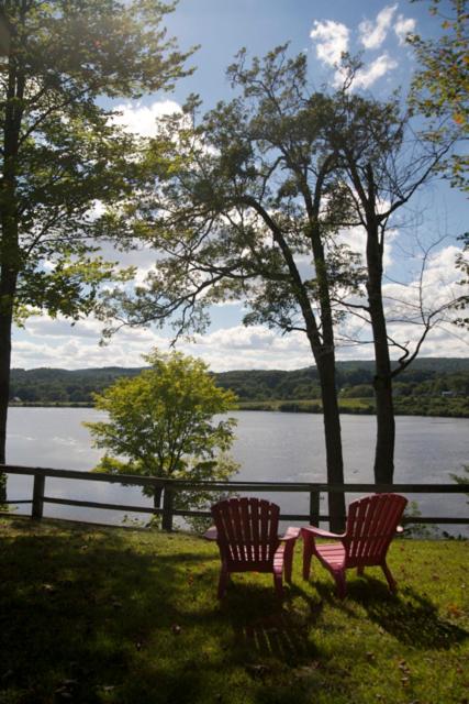Two Queen Beds with River View photo 1