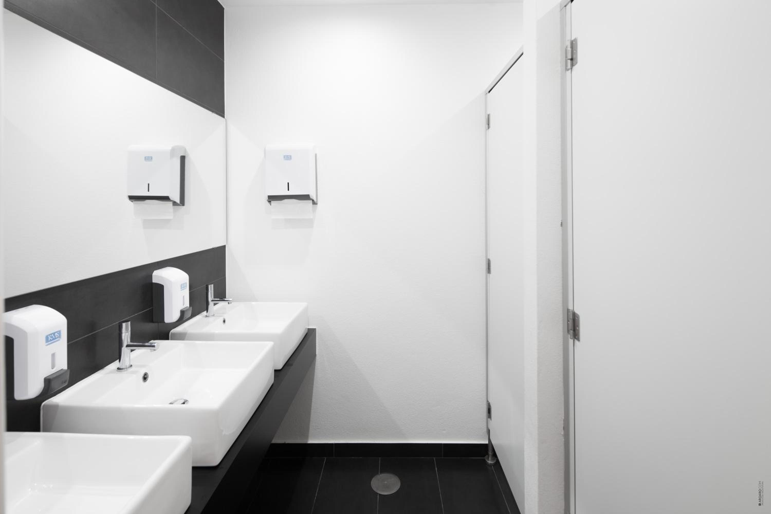 Quadruple Room with Shared Bathroom photo 3