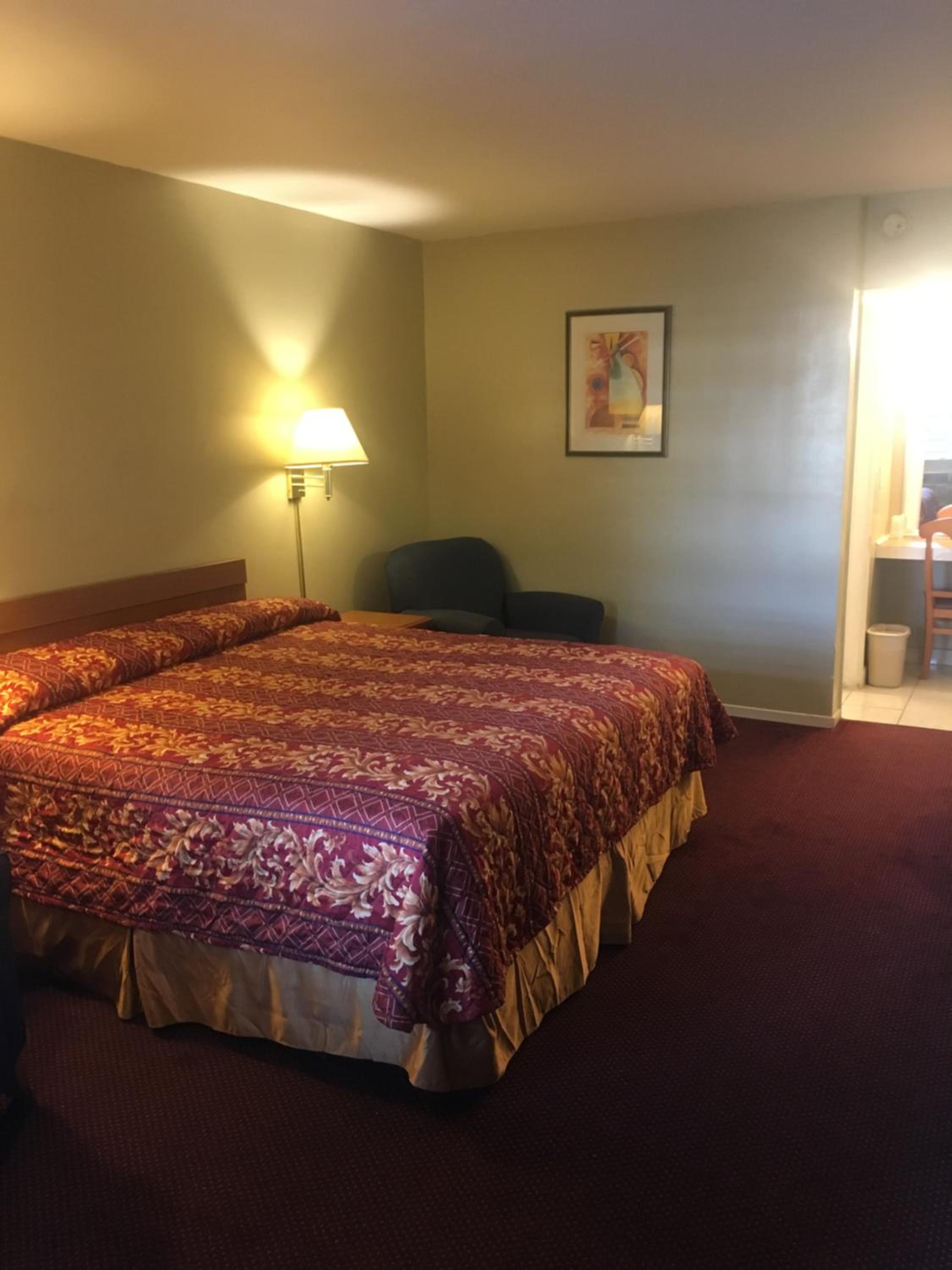 Standard King Room photo 1