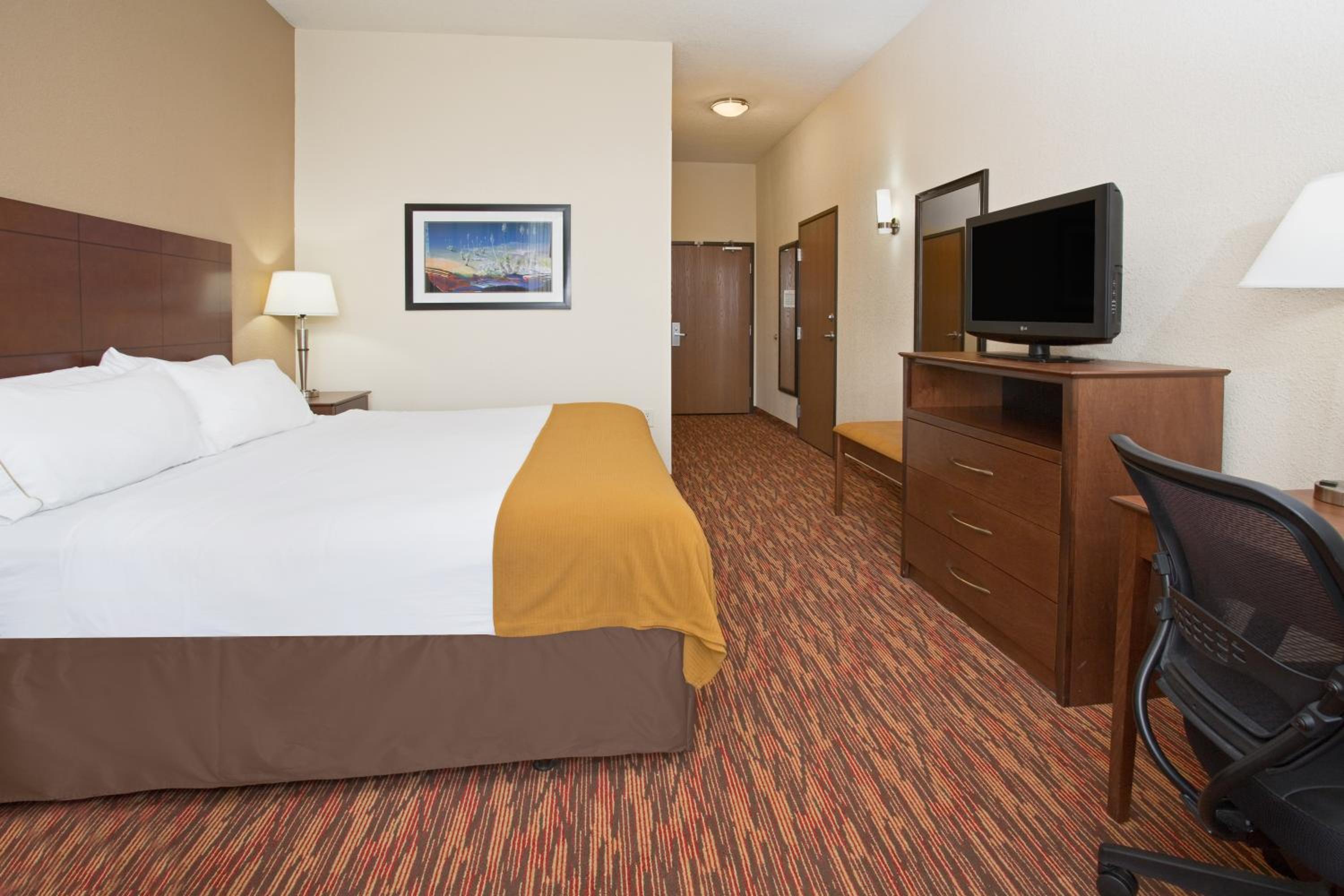 King Suite - Disability Access - Photo 1