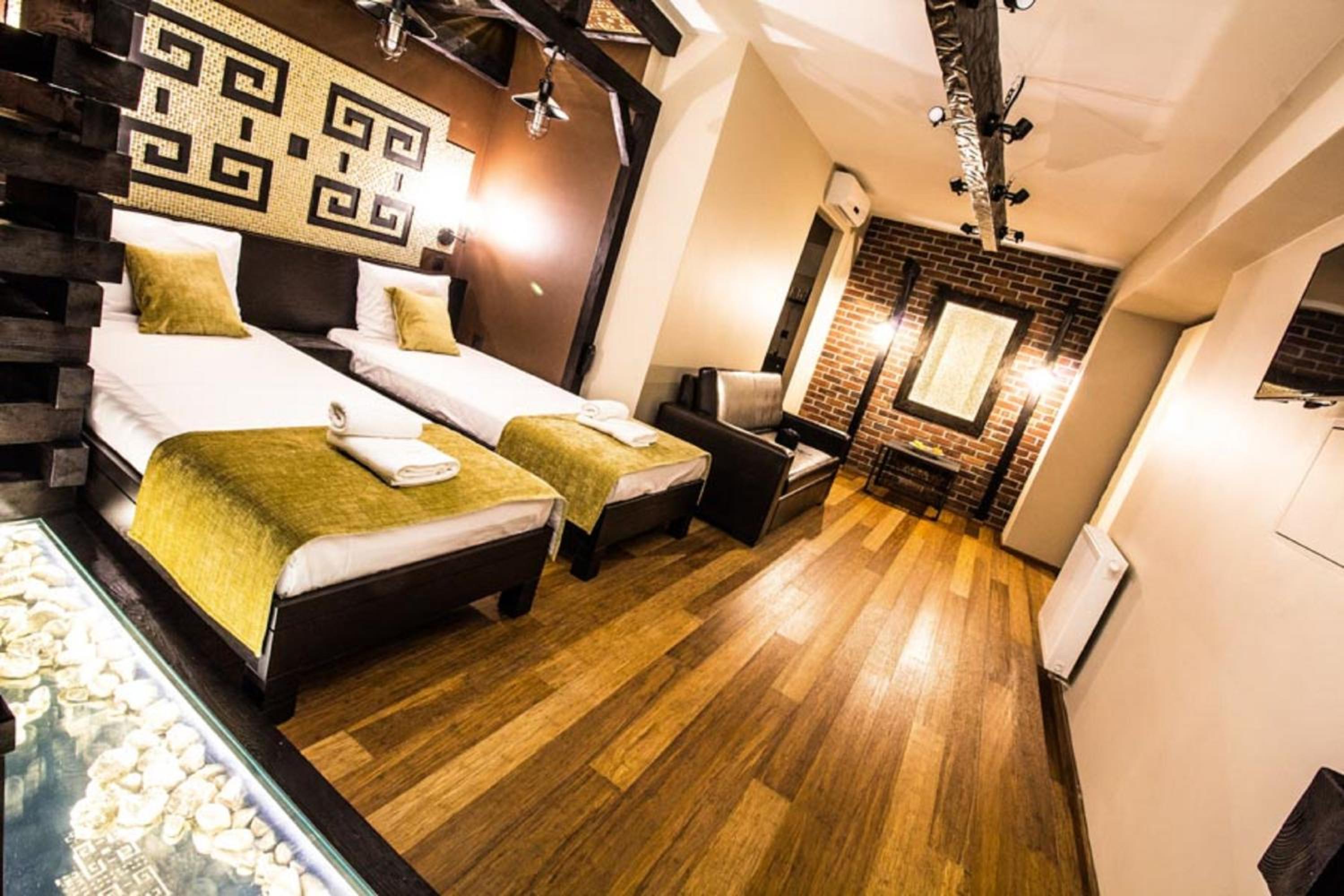 Superior Quadruple Room - Photo 7