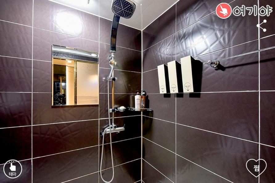 Standard Double Room - Photo 10