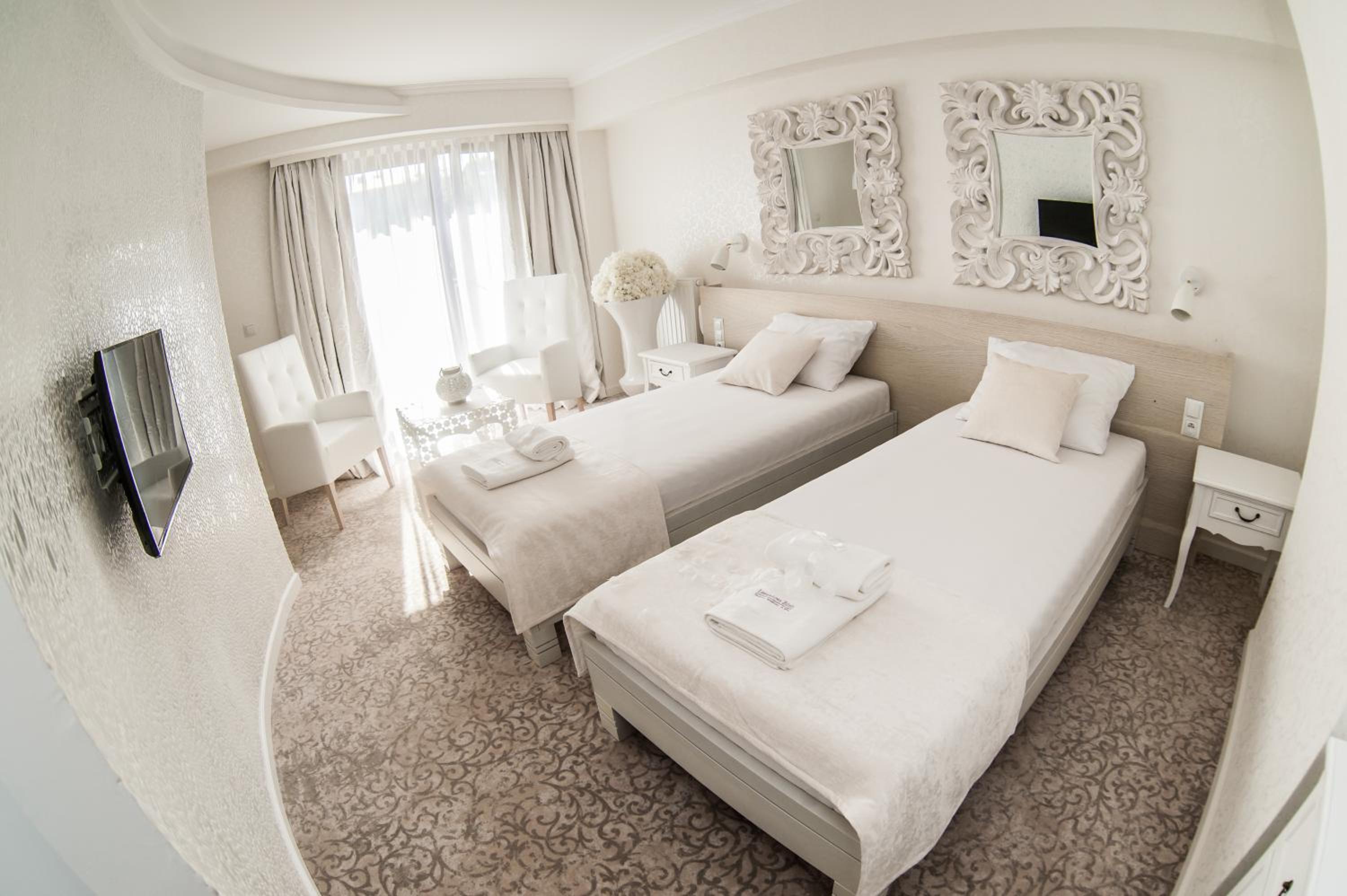 Deluxe Twin Room - Photo 3