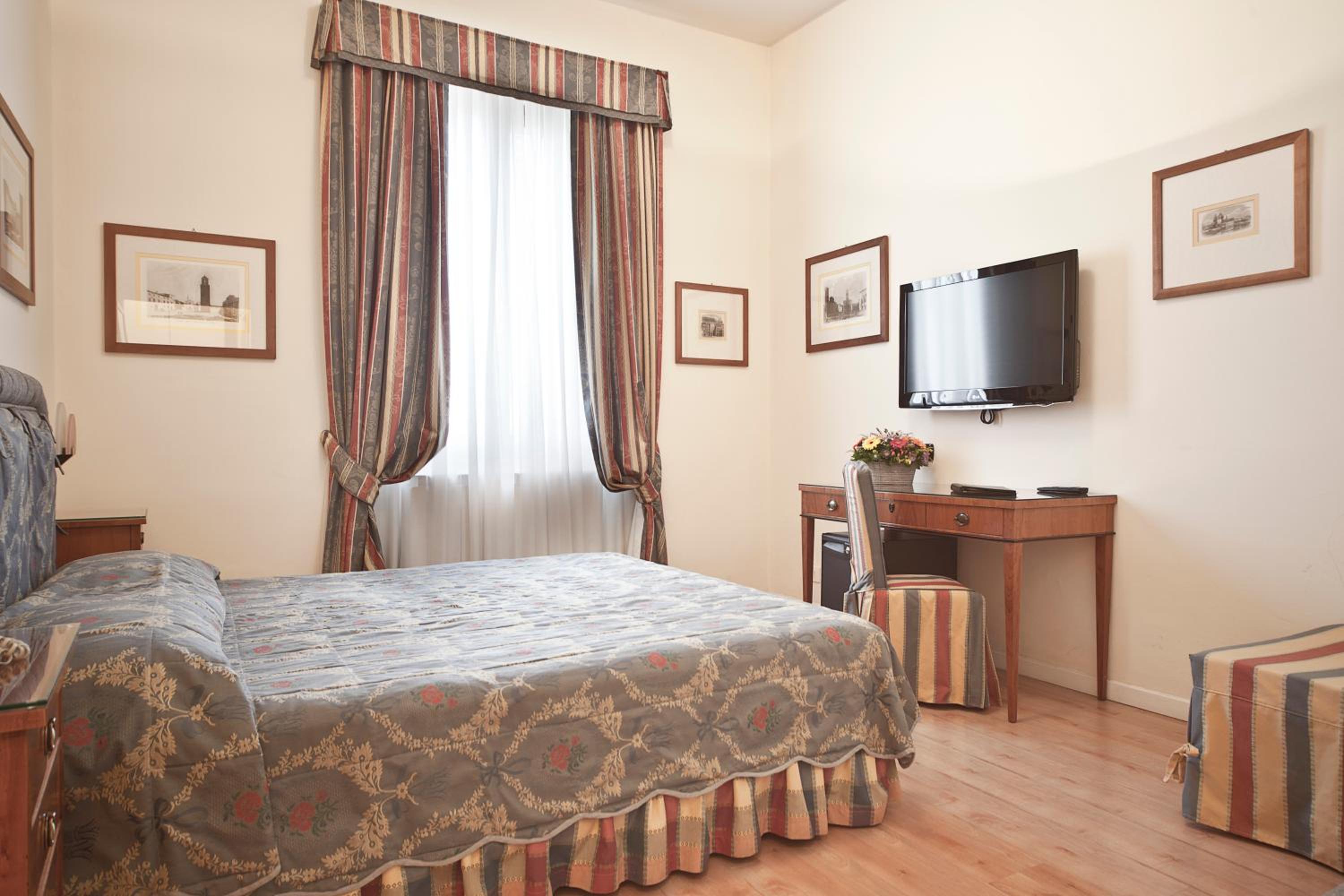 Superior Double Room (1 Adult) - Photo 8