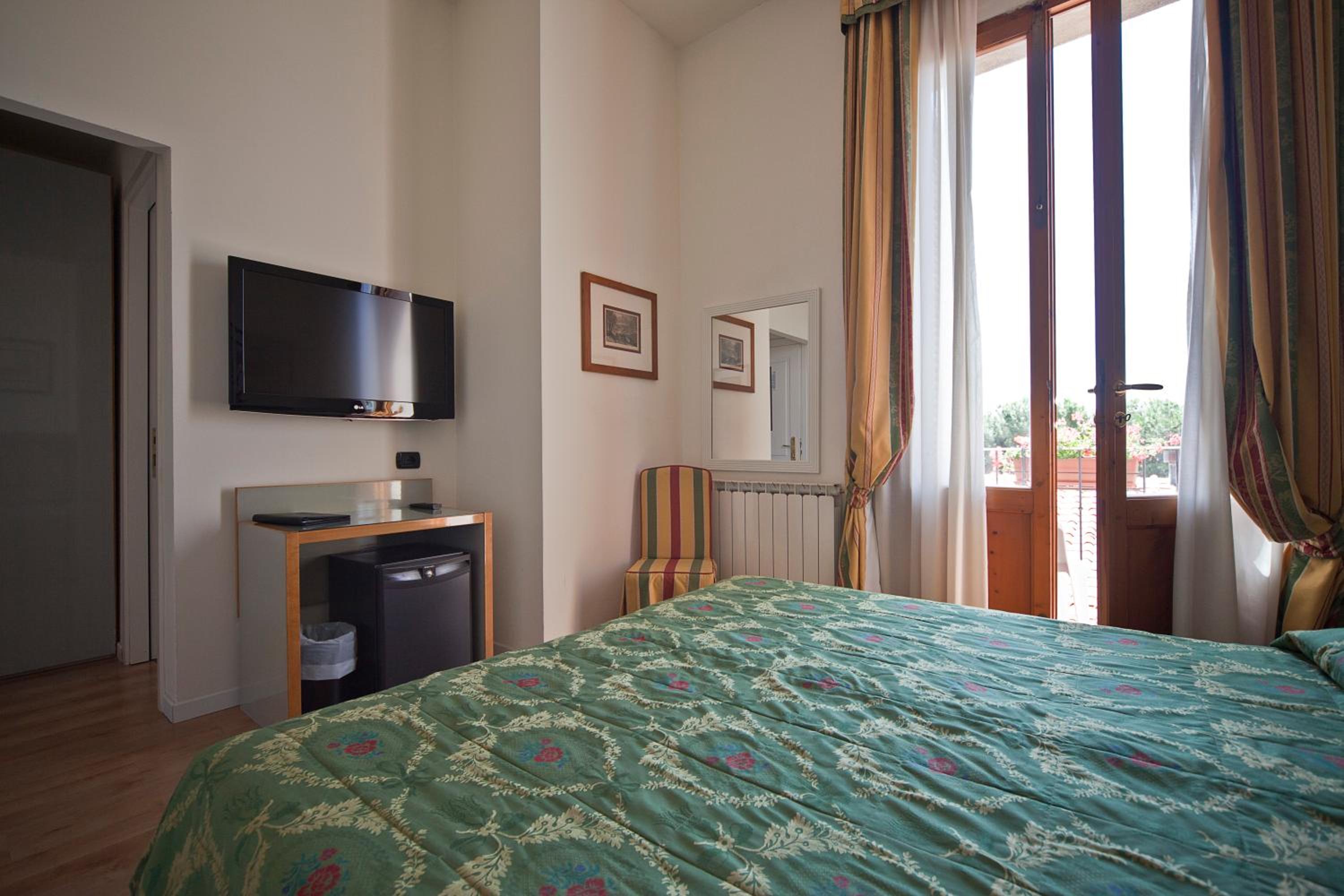 Superior Double Room (1 Adult) - Photo 6