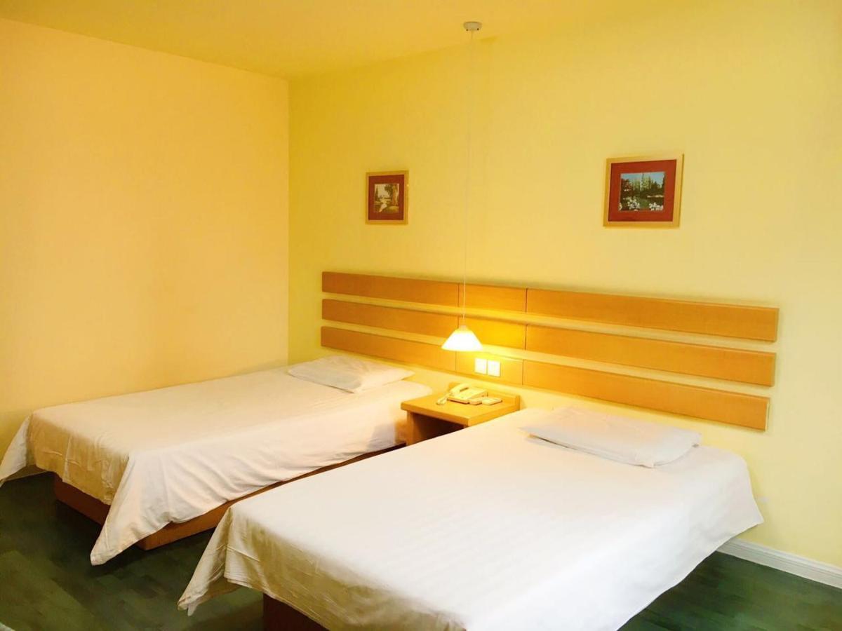 Deluxe Twin Room photo 2