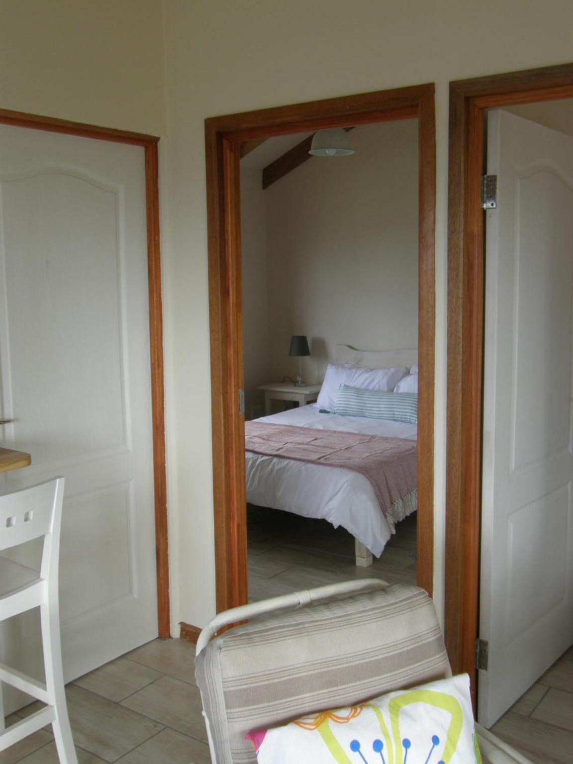 Standard Double Room - Photo 4