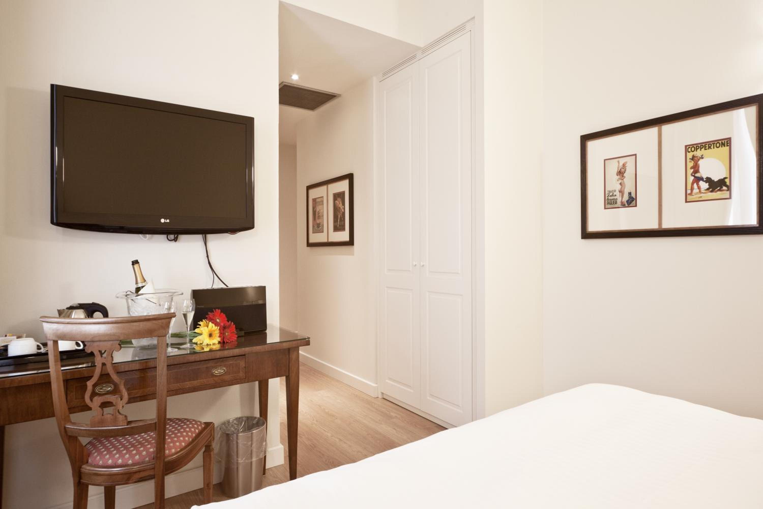Executive Double Room (1 Adult) - Photo 1