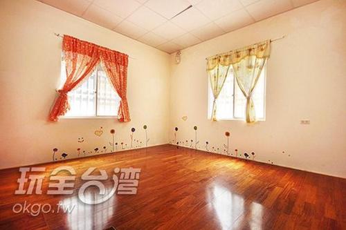 Family Room photo 2