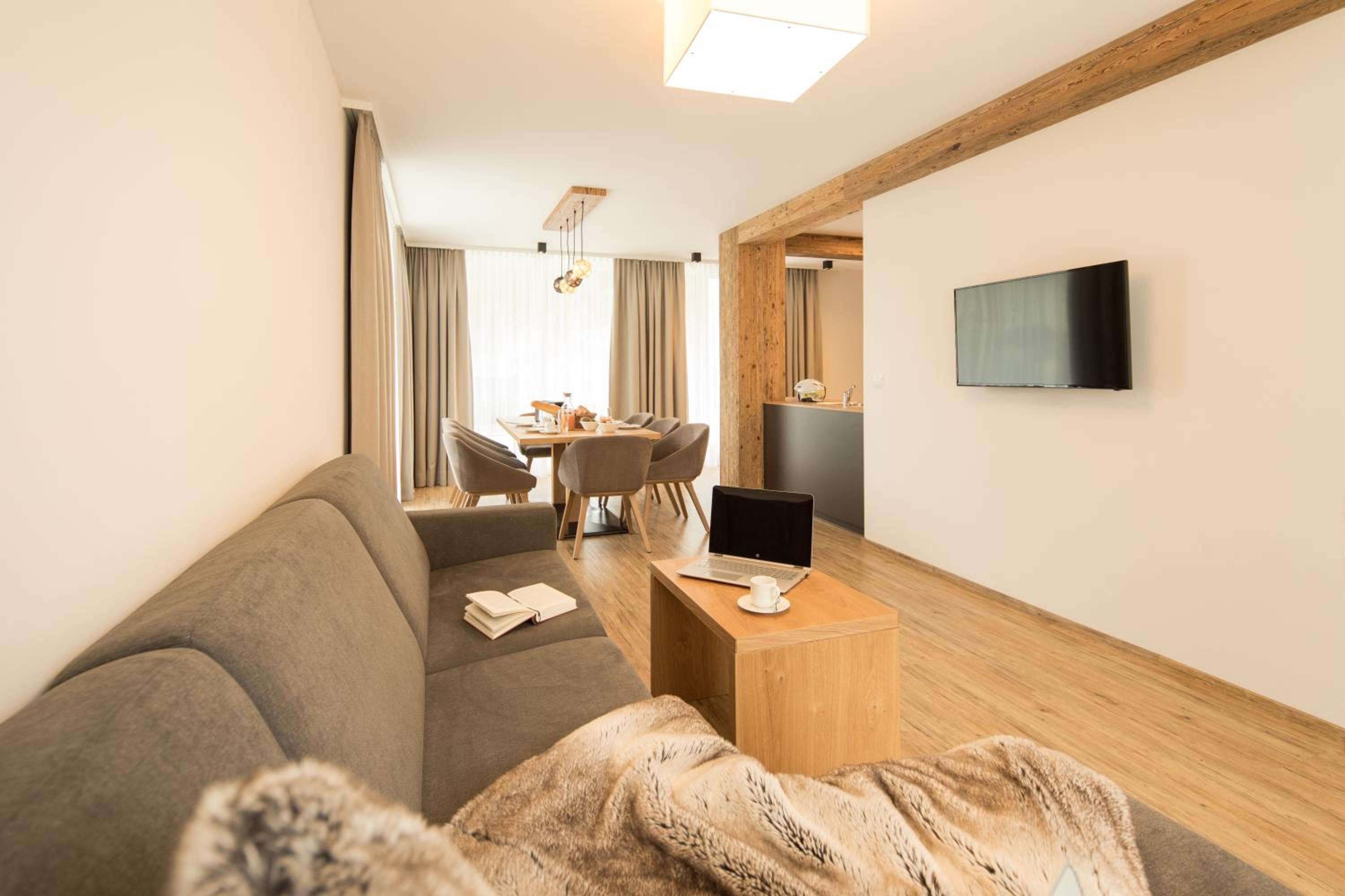 Three-Bedroom Penthouse Apartment with Rooftop Terrace photo 1