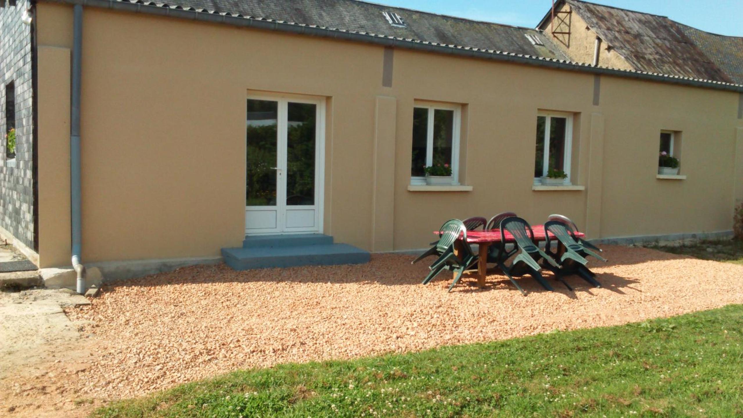 Three-Bedroom House photo 3