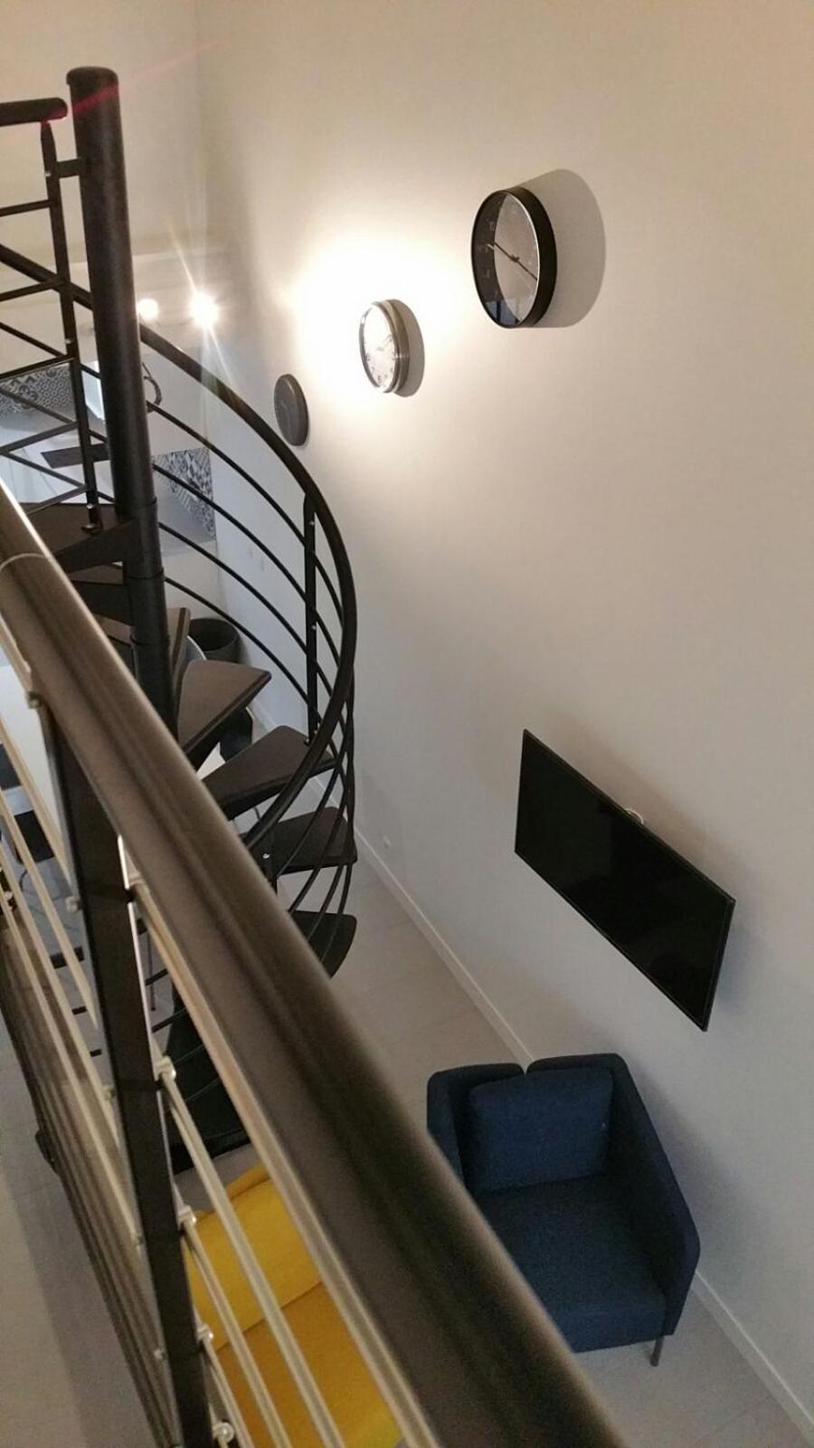 Apartment - Split Level - Photo 10