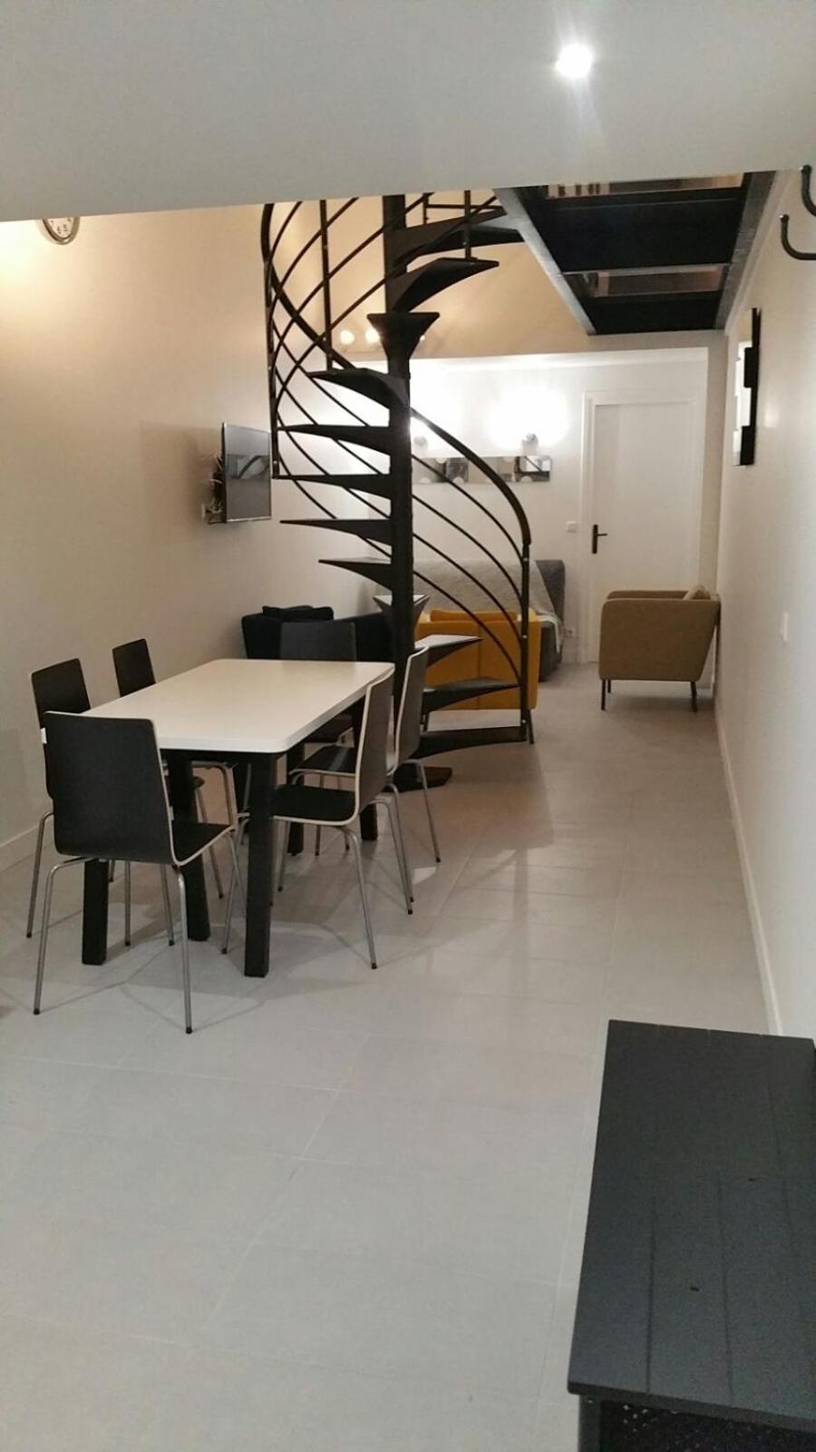 Apartment - Split Level - Photo 17