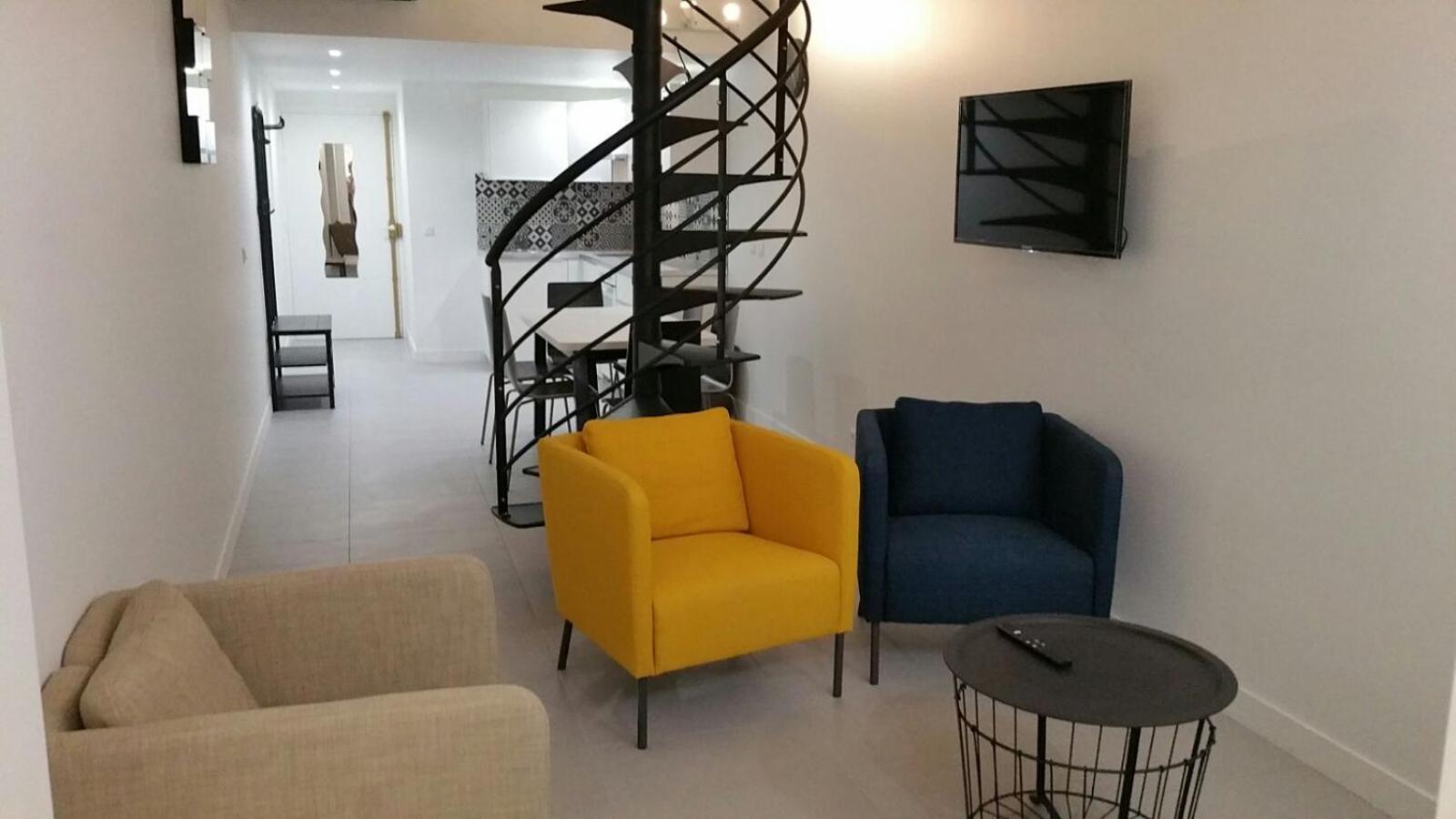 Apartment - Split Level - Photo 19