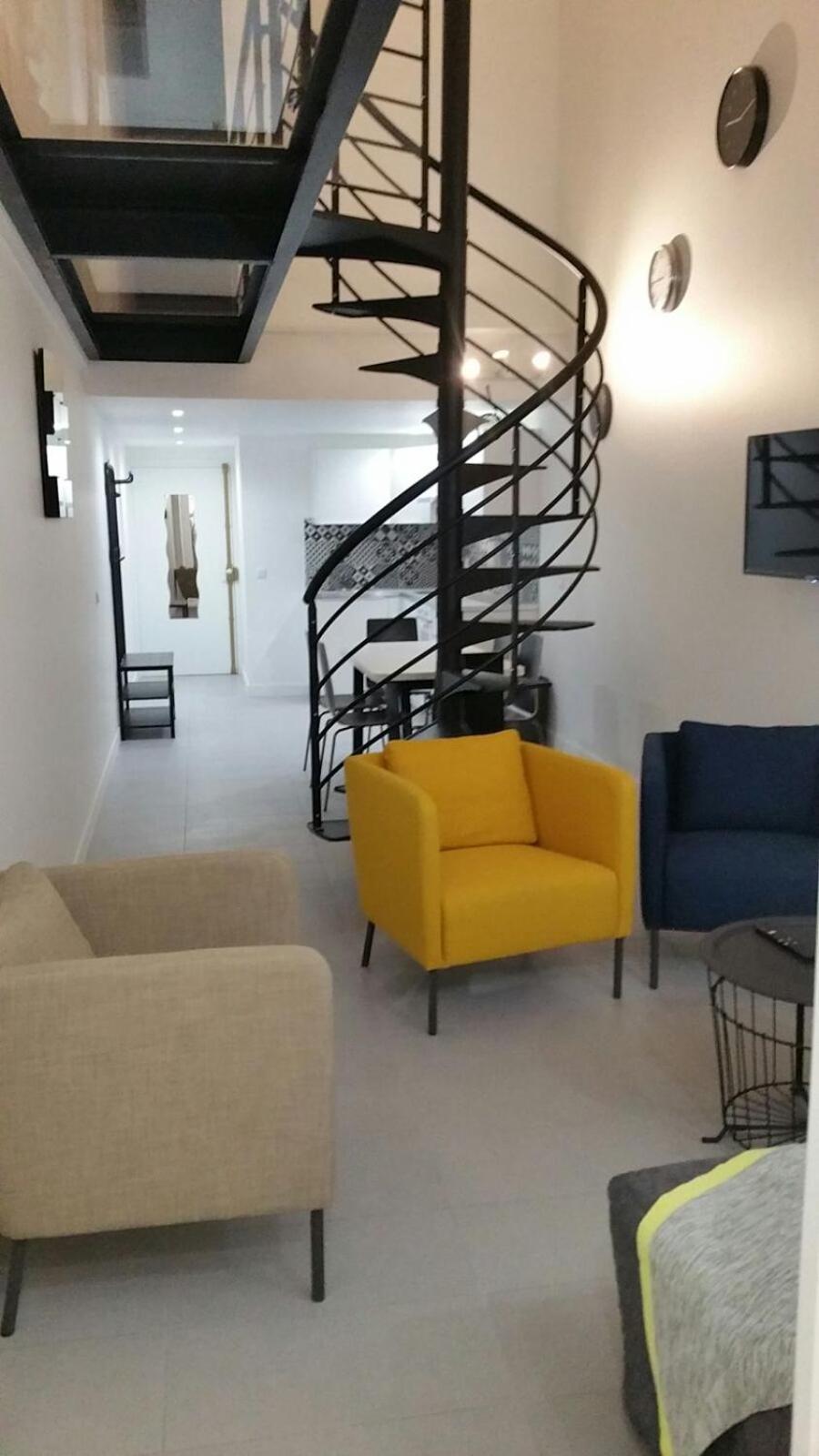 Apartment - Split Level - Photo 20