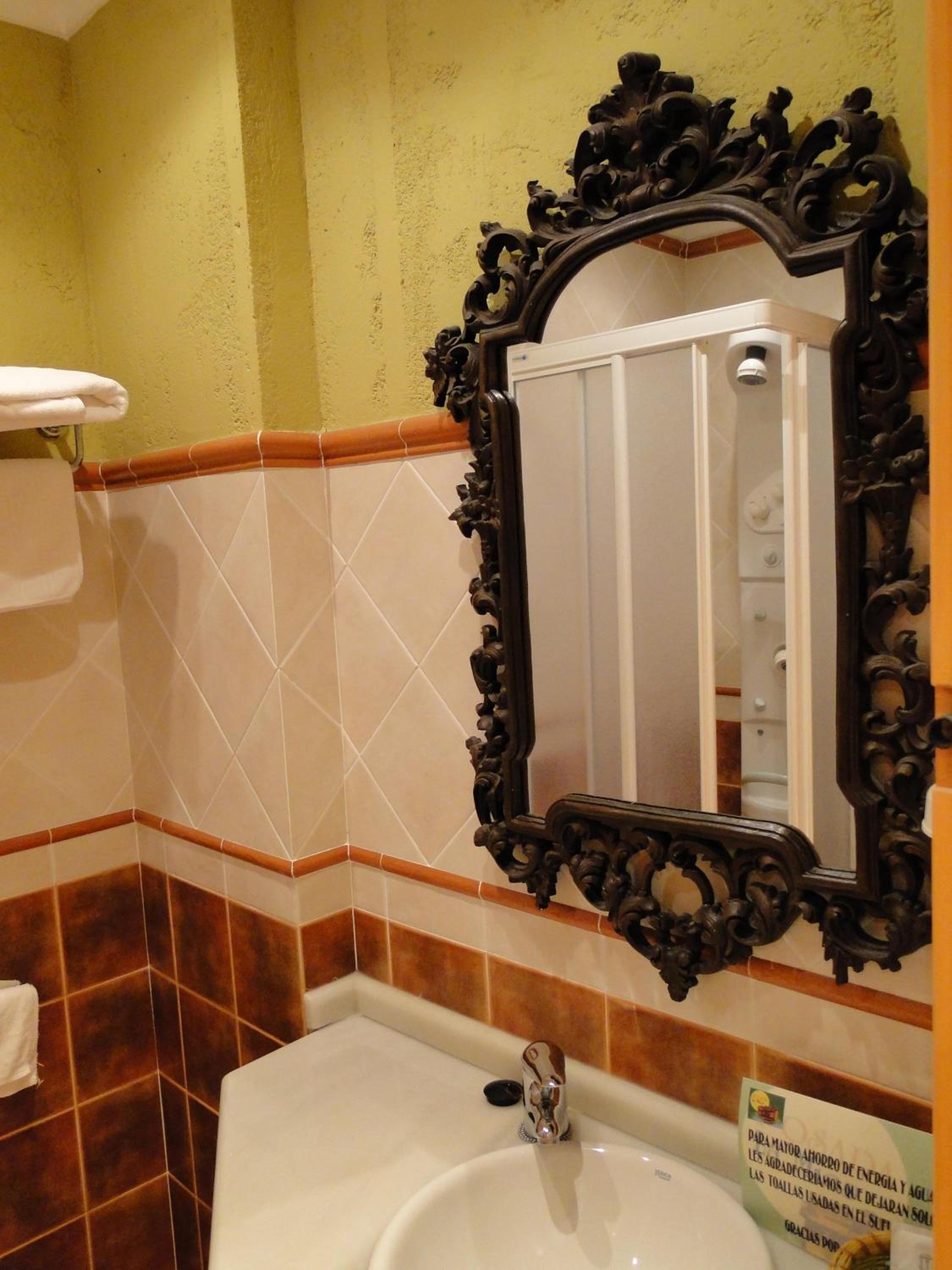 Double or Twin Room photo 2
