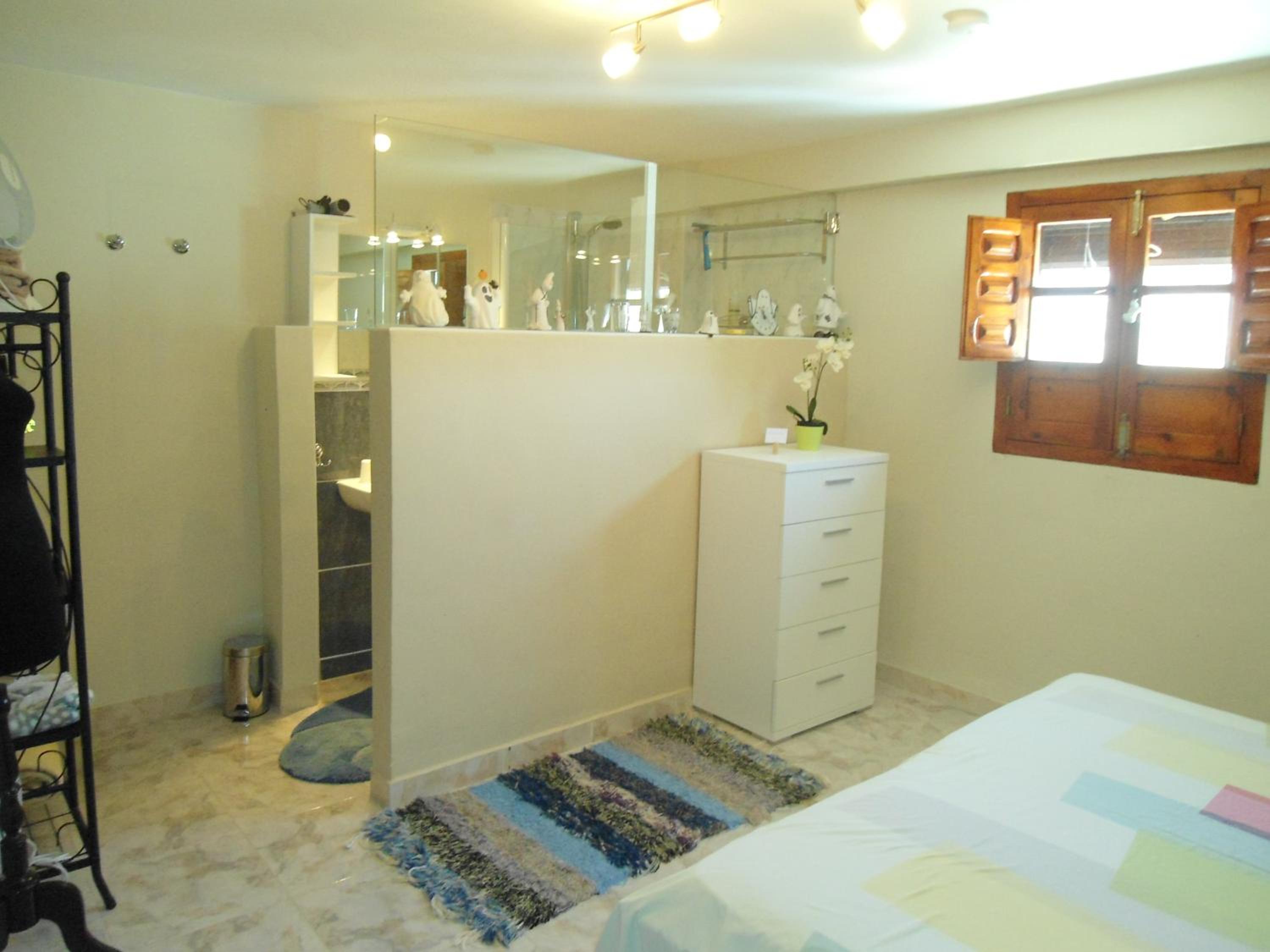 Large Double or Twin Room photo 3