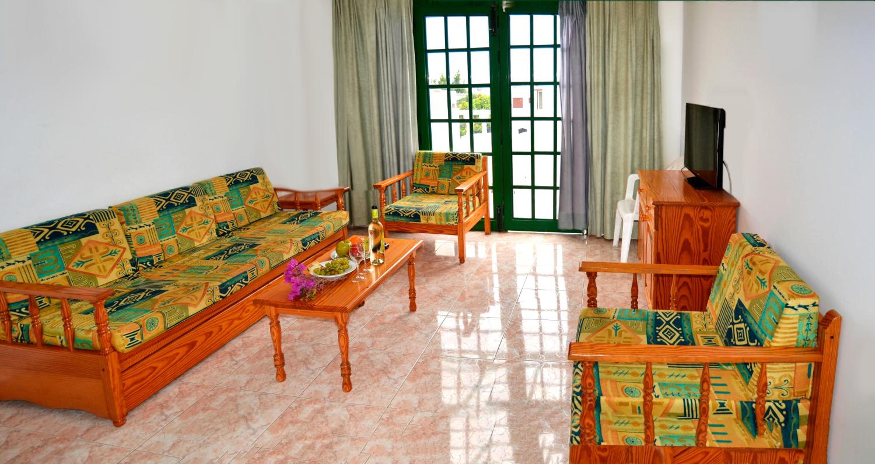 Apartment with Pool View and Private Balcony  photo 2