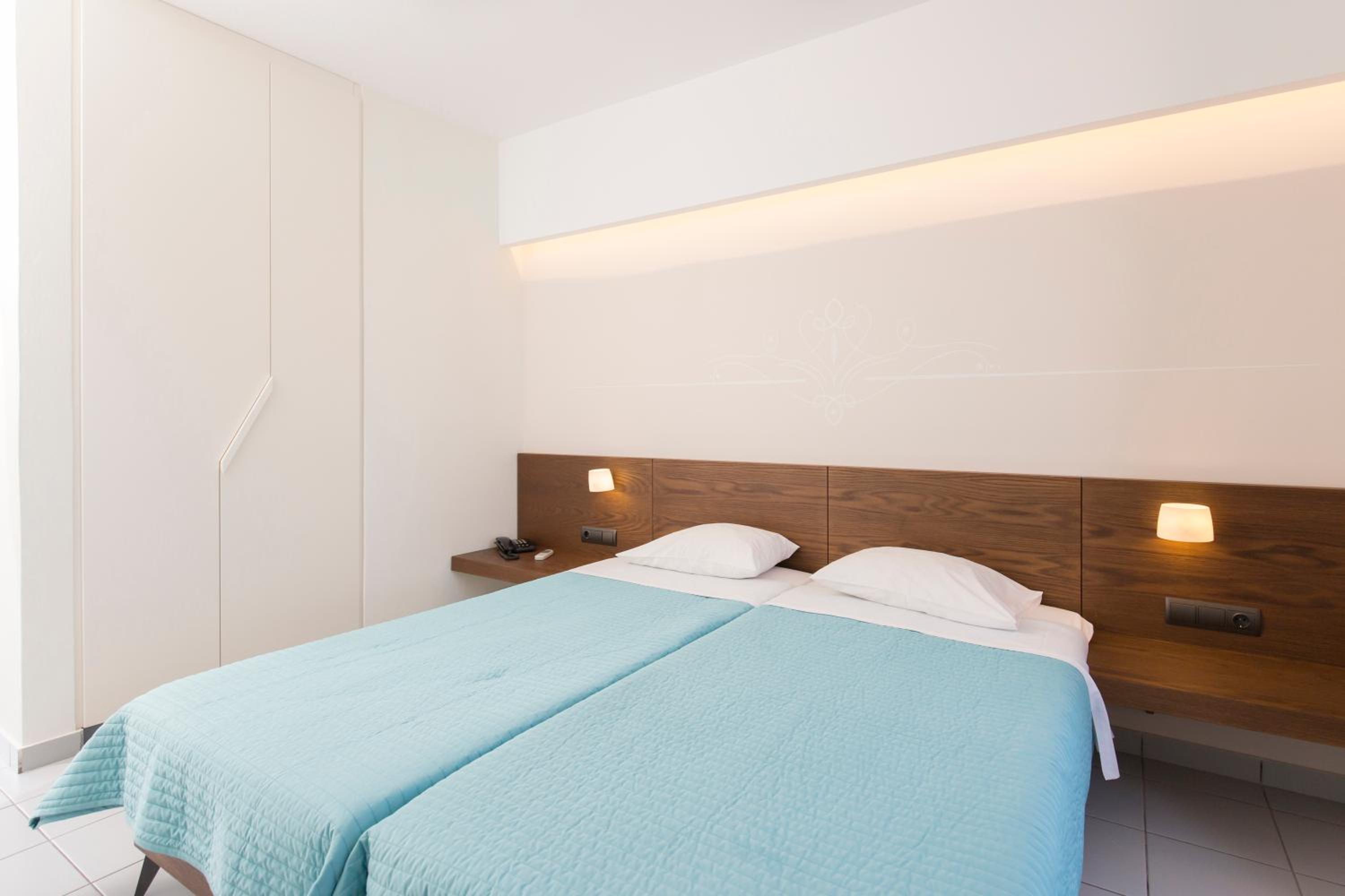 Budget Twin Room photo 3