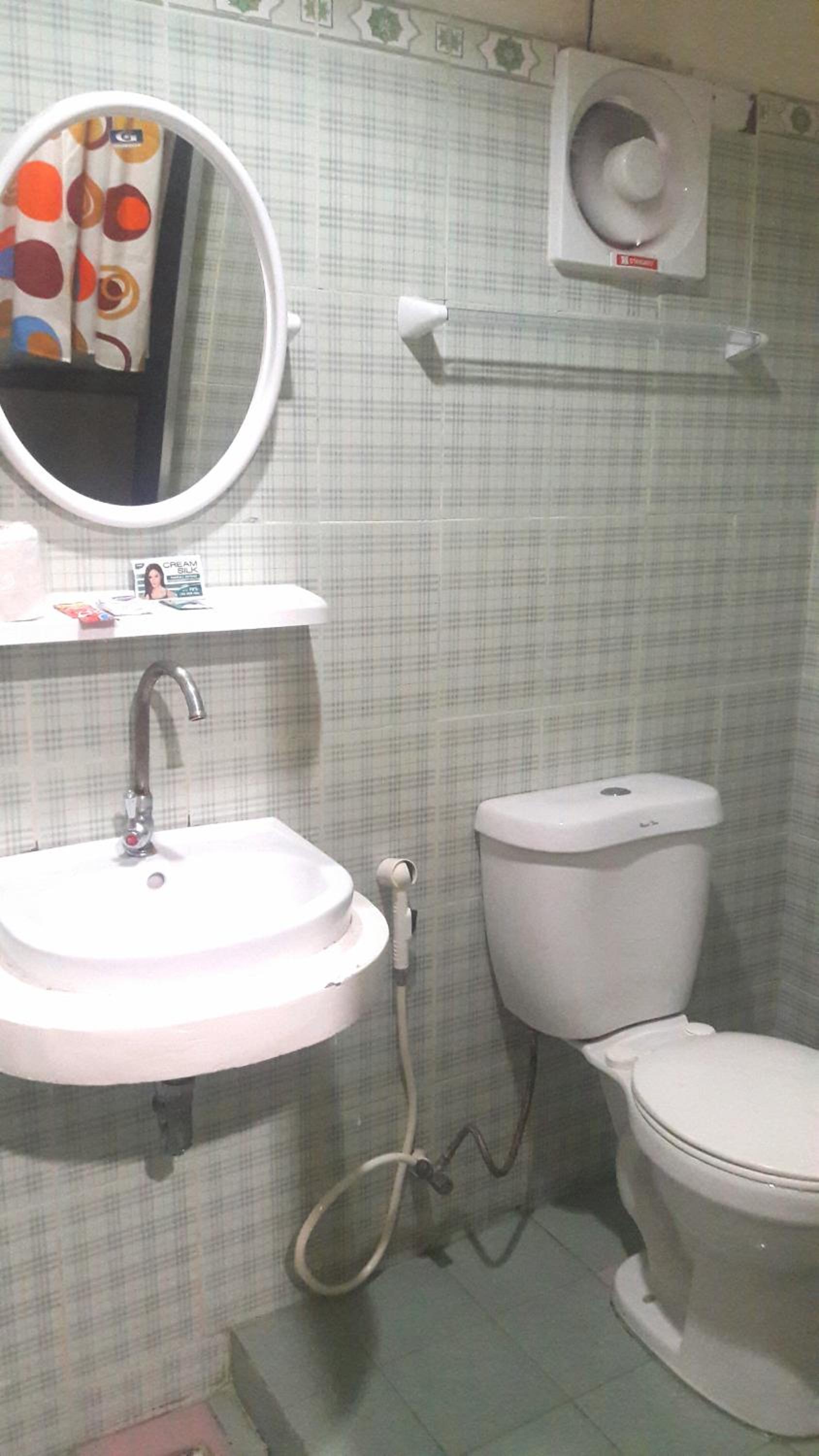 Double Room with Private Bathroom - Photo 4