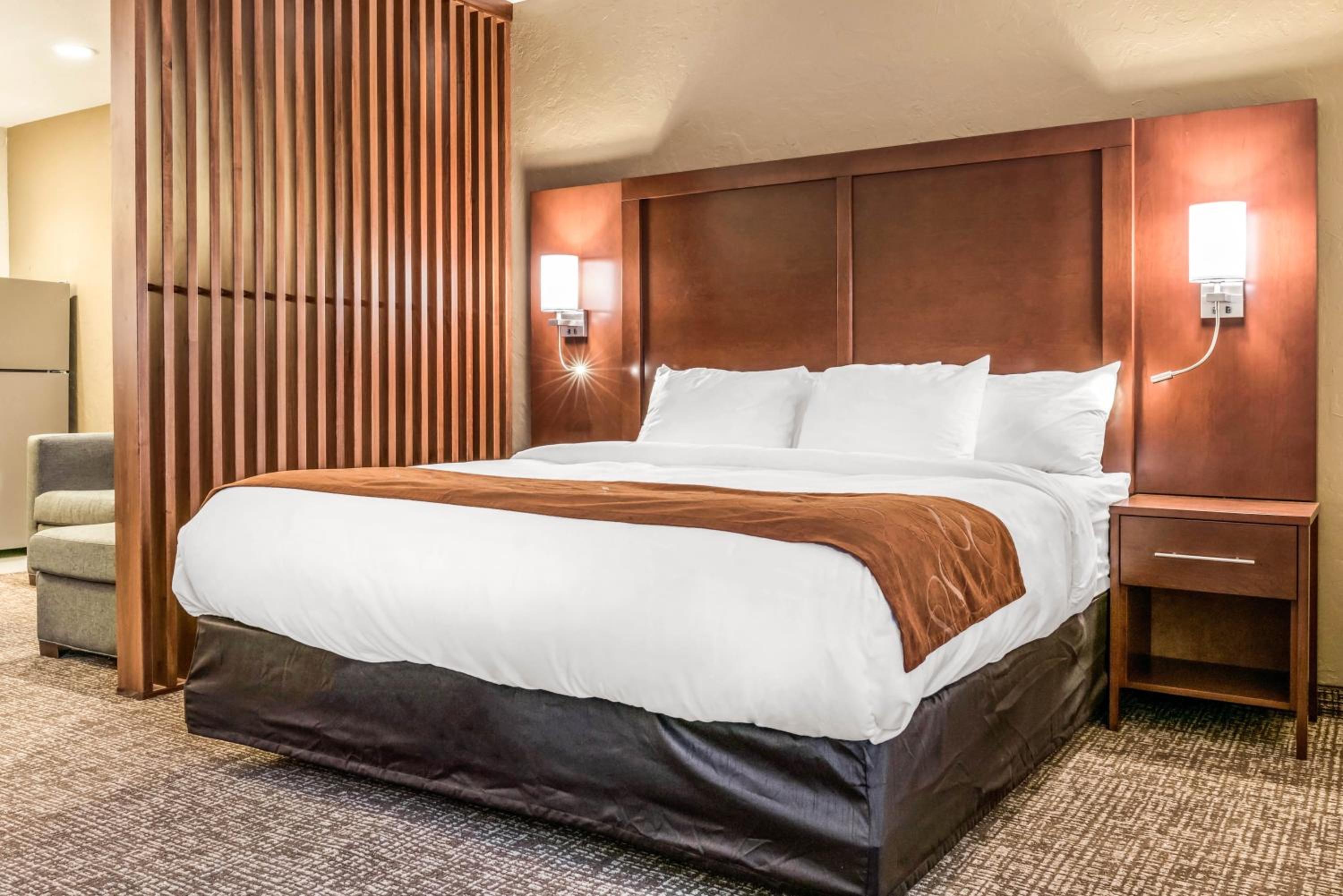 King Suite - Photo 2