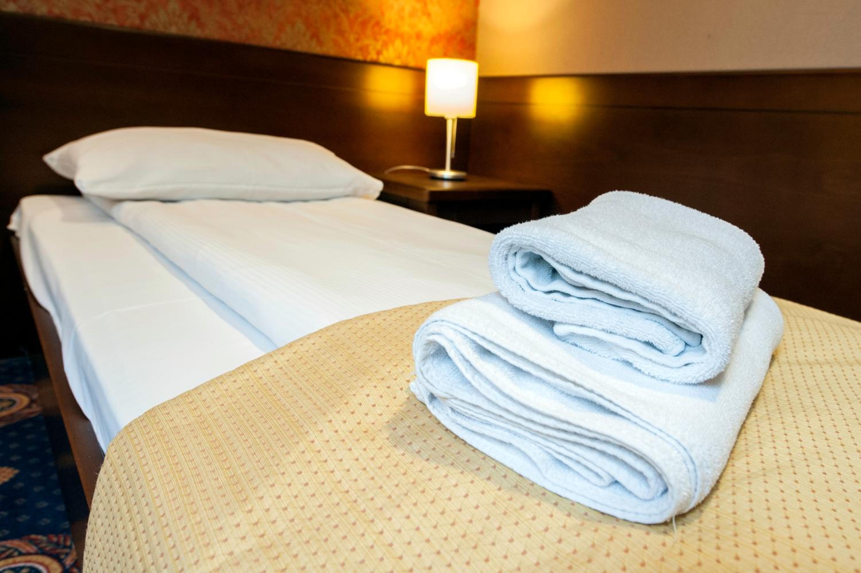 Business Twin Room photo 3