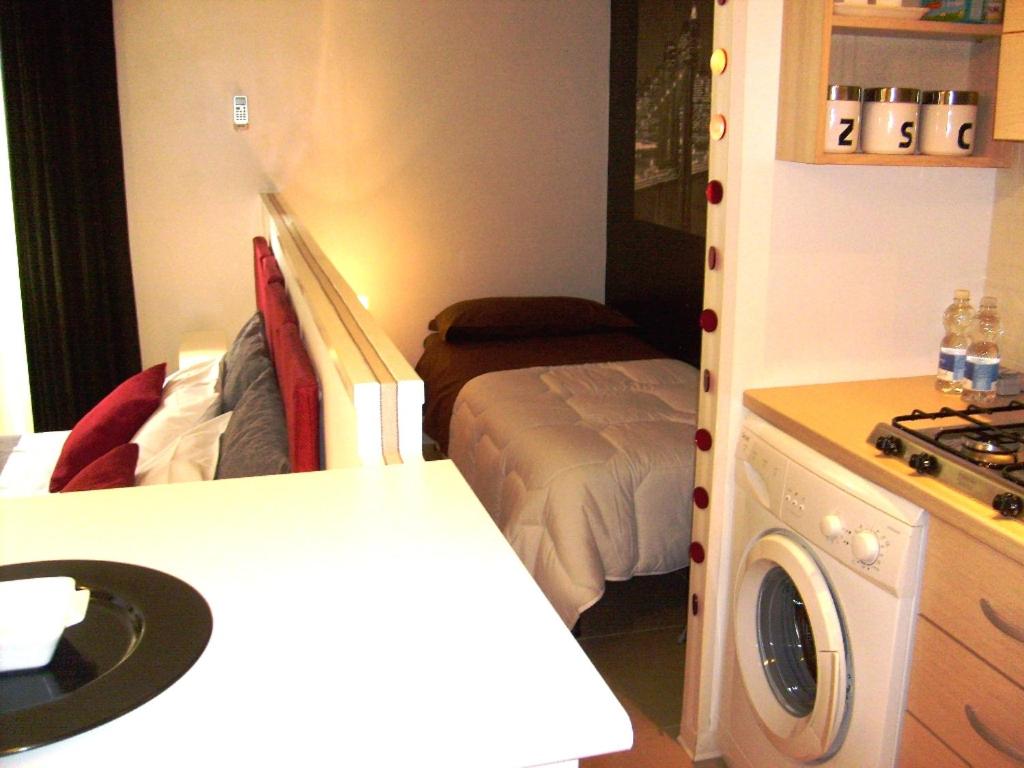 Studio Apartment - Photo 14