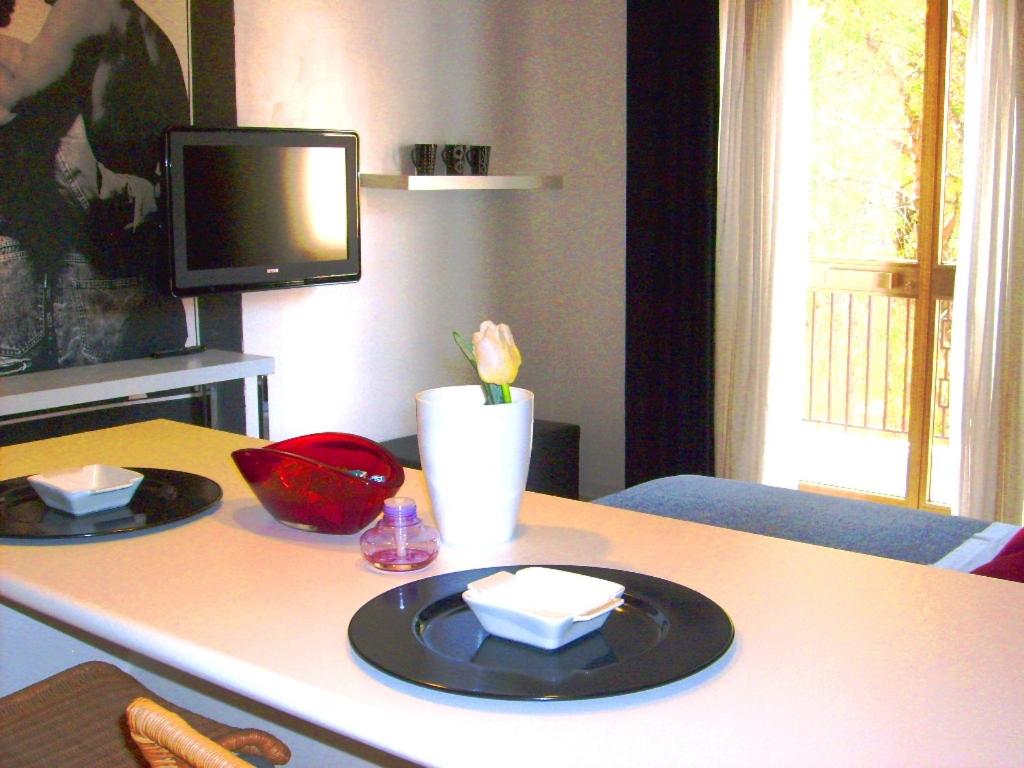 Studio Apartment - Photo 4