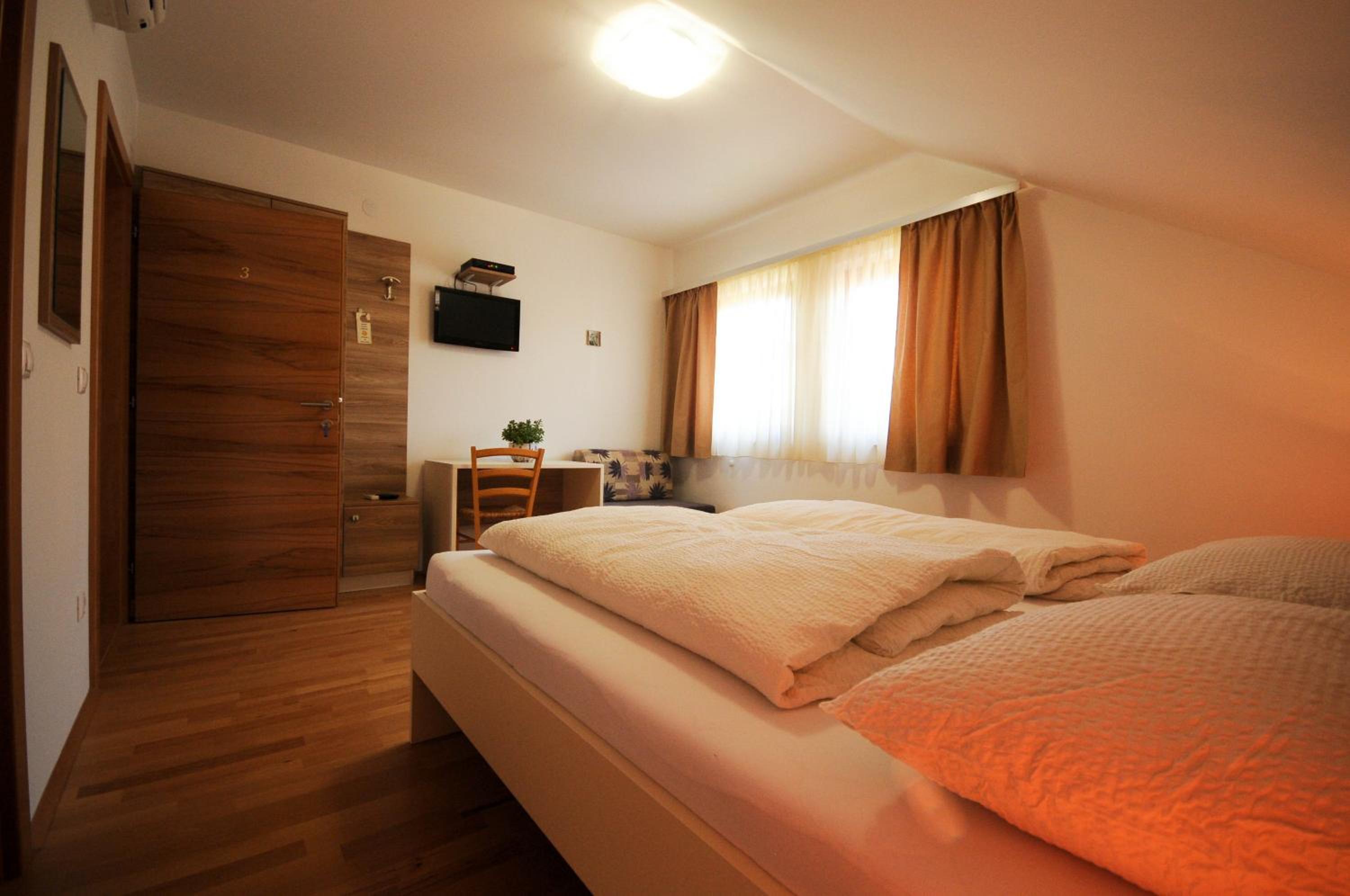 Double Room - Photo 42