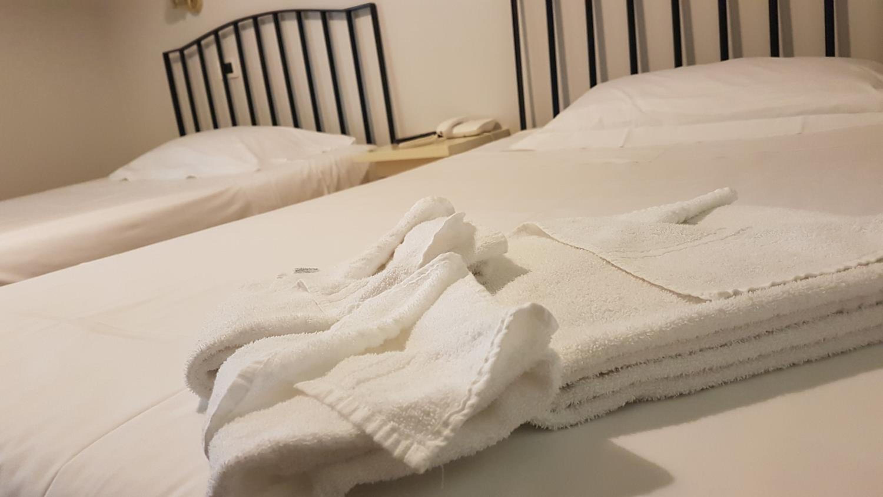 Standard Double or Twin Room - Photo 1