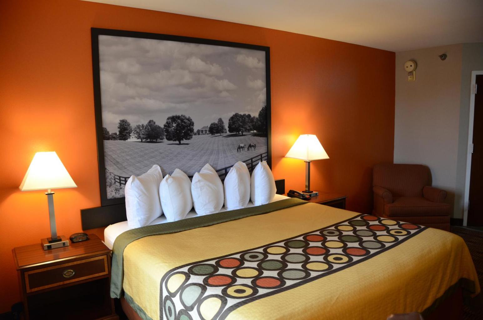 King Room - Non-Smoking - Photo 1