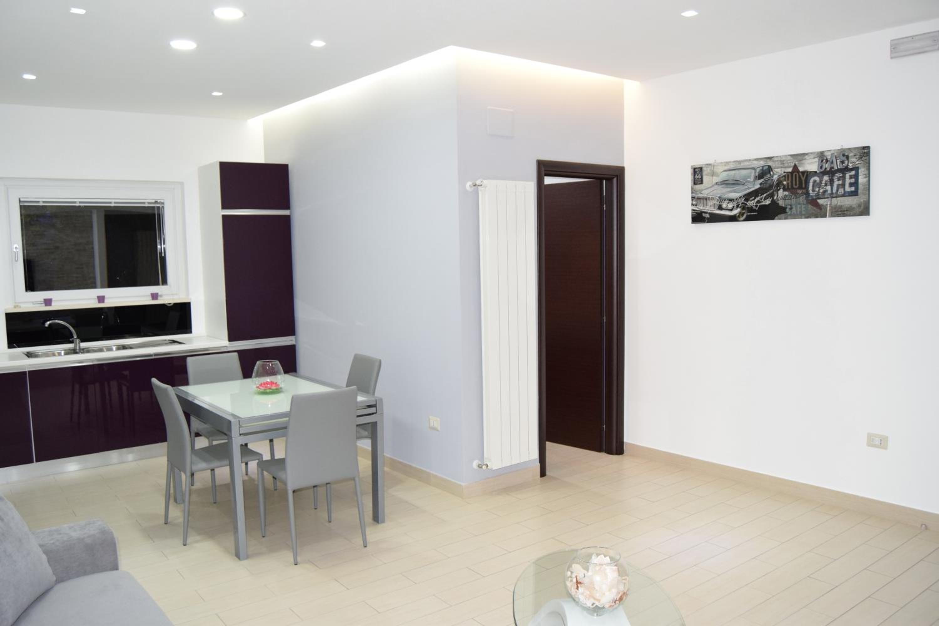 Two-Bedroom Apartment with Balcony photo 3