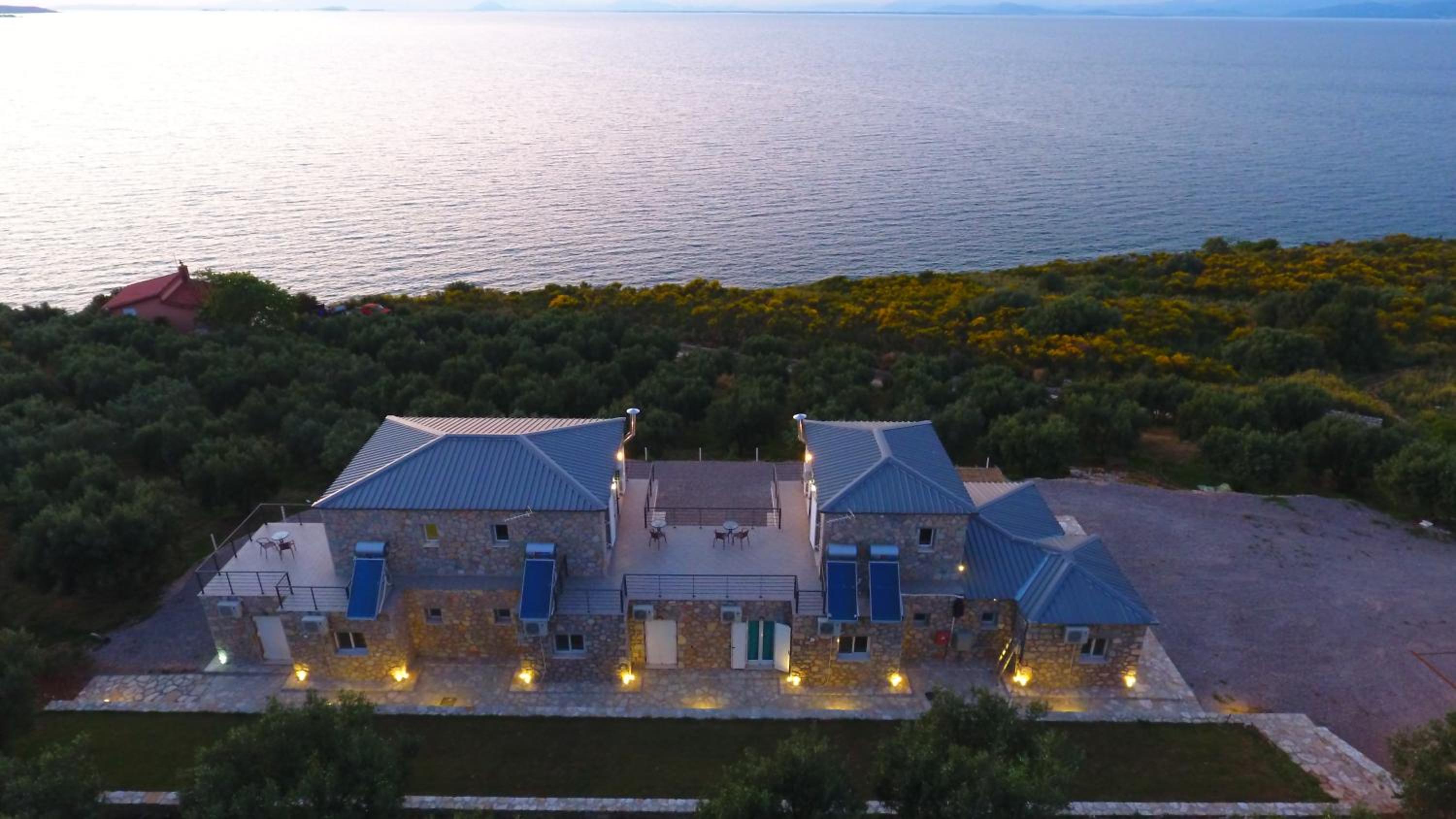 Villa - Beach Front photo 2