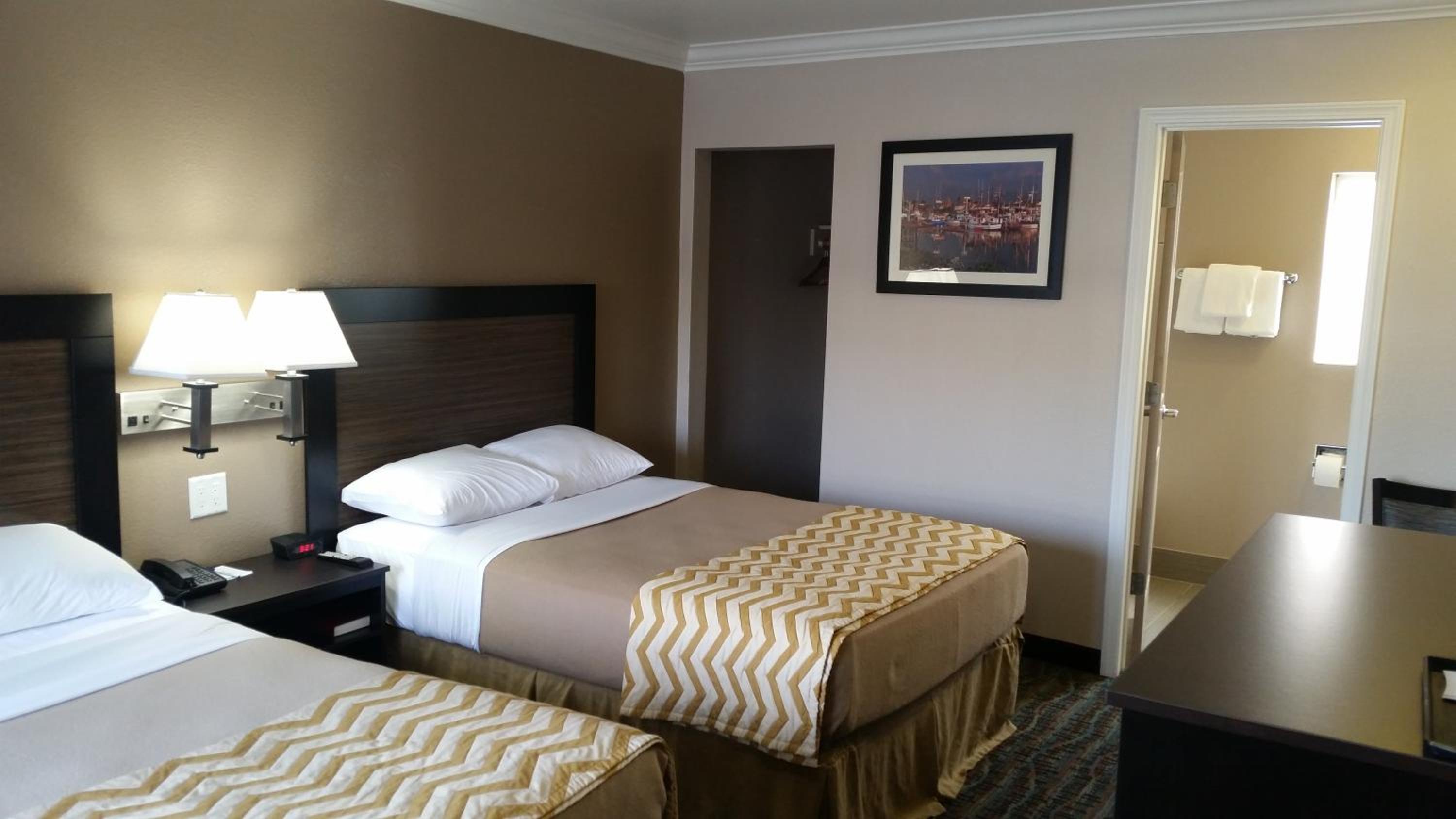 Double Room with Two Double Beds - Non-Smoking photo 1
