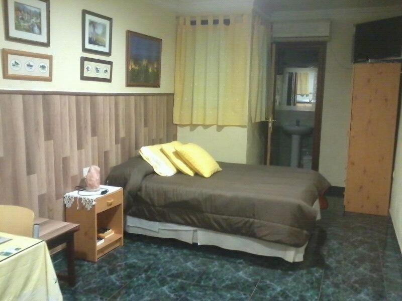 Estudio (2 adultos)